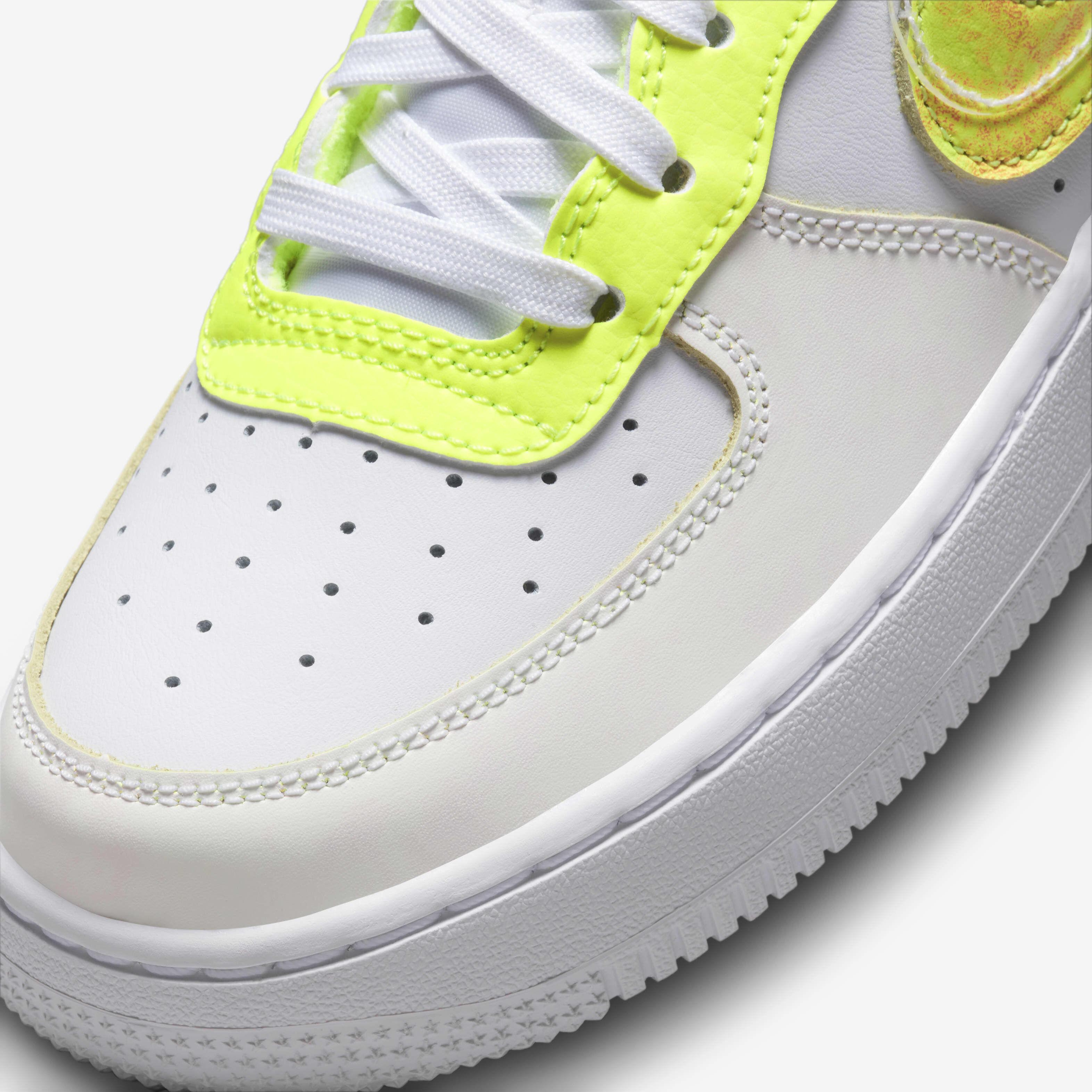 Buy Nike Air Force 1 LV8 Older Kids Shoes Nike Saudi Official