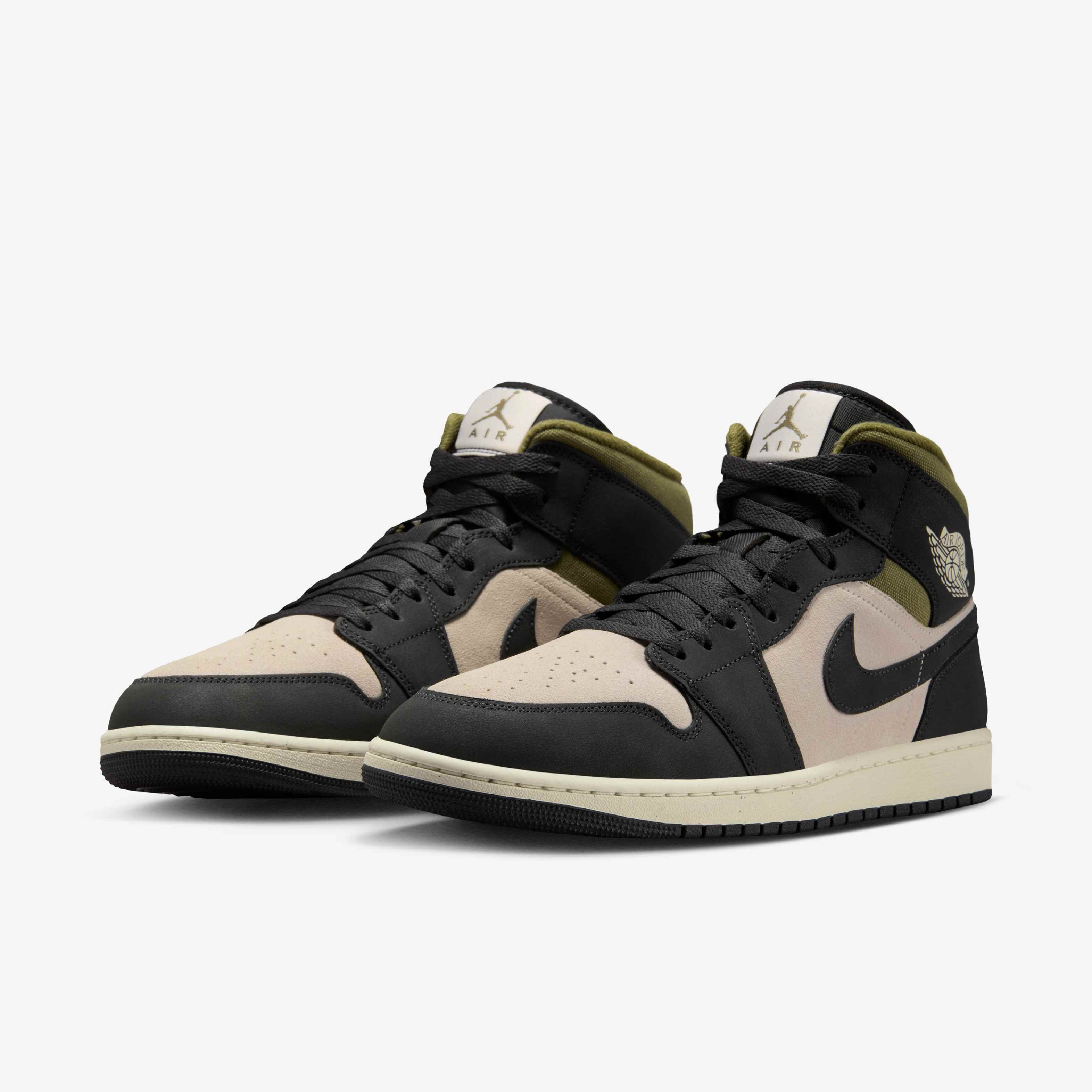 Air Jordan 1 Mid SE image number 4