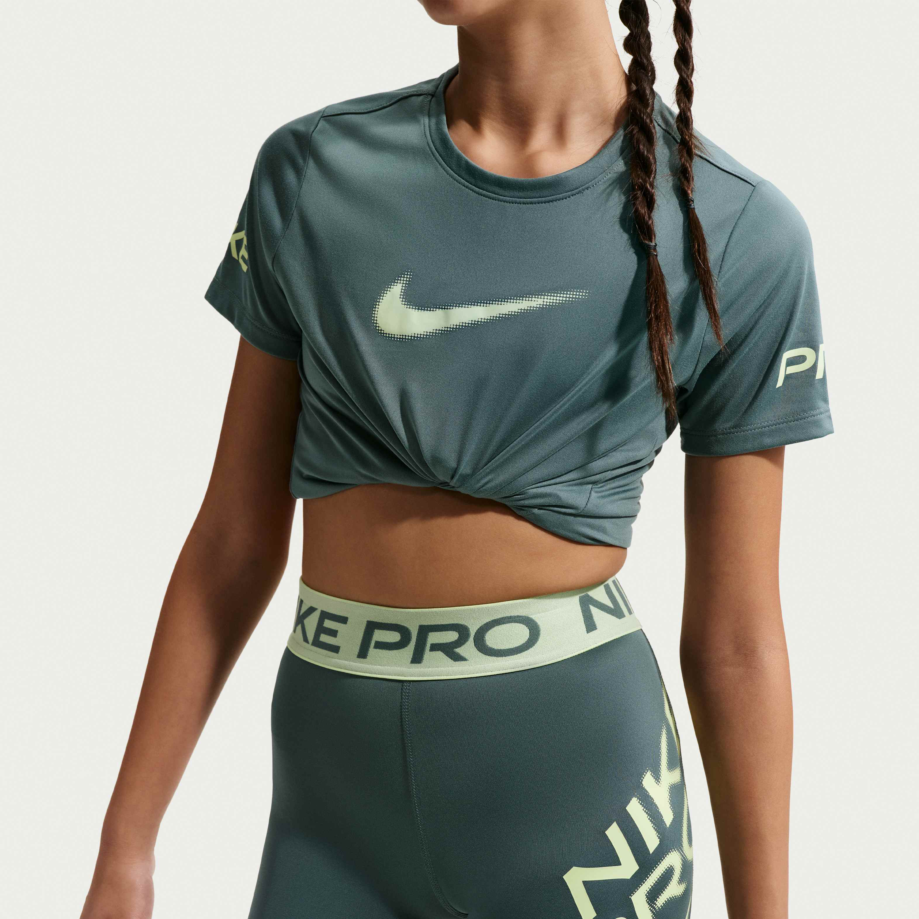 Nike Pro image number 1