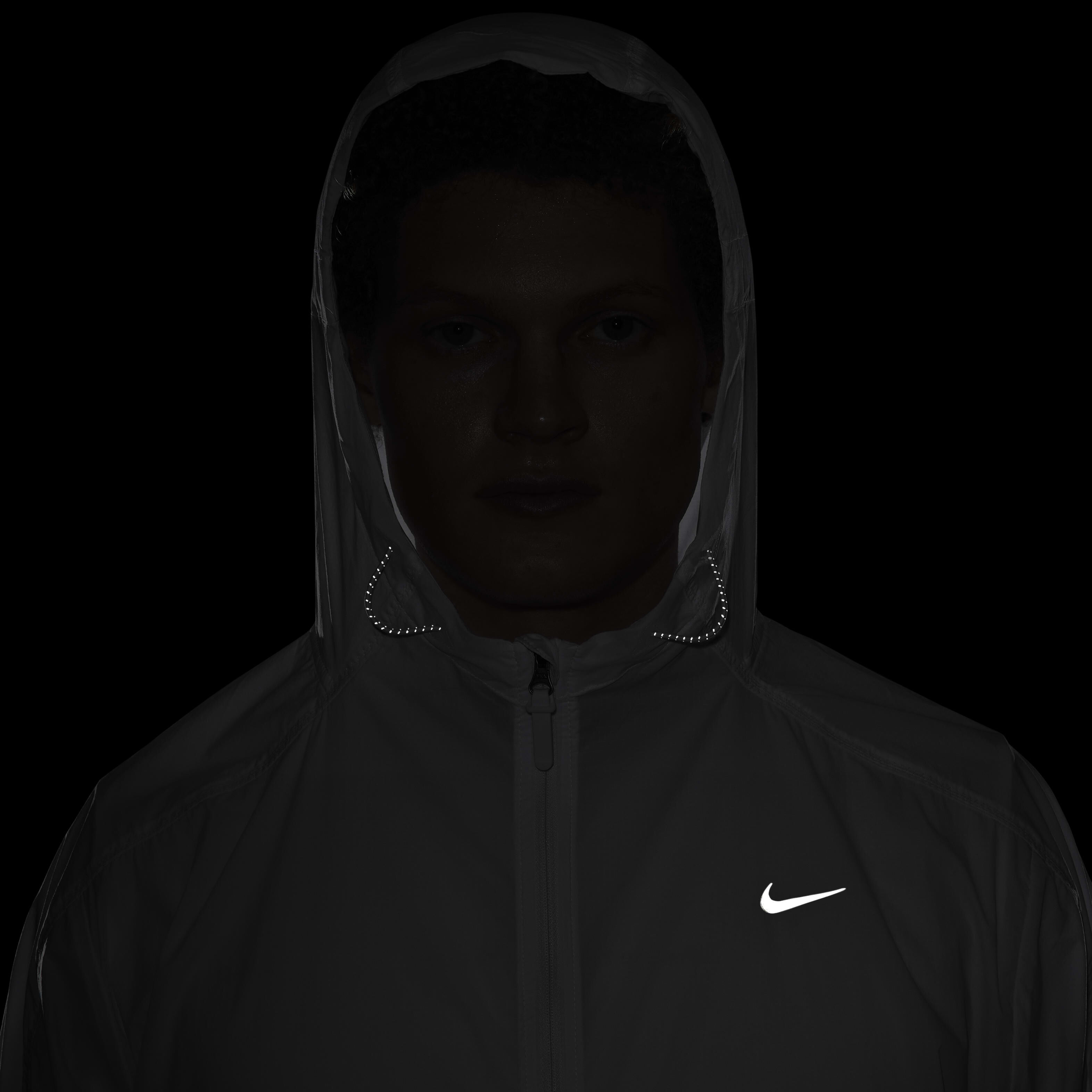 Buy Nike Running Division Men s UV Running Jacket Nike Saudi Official
