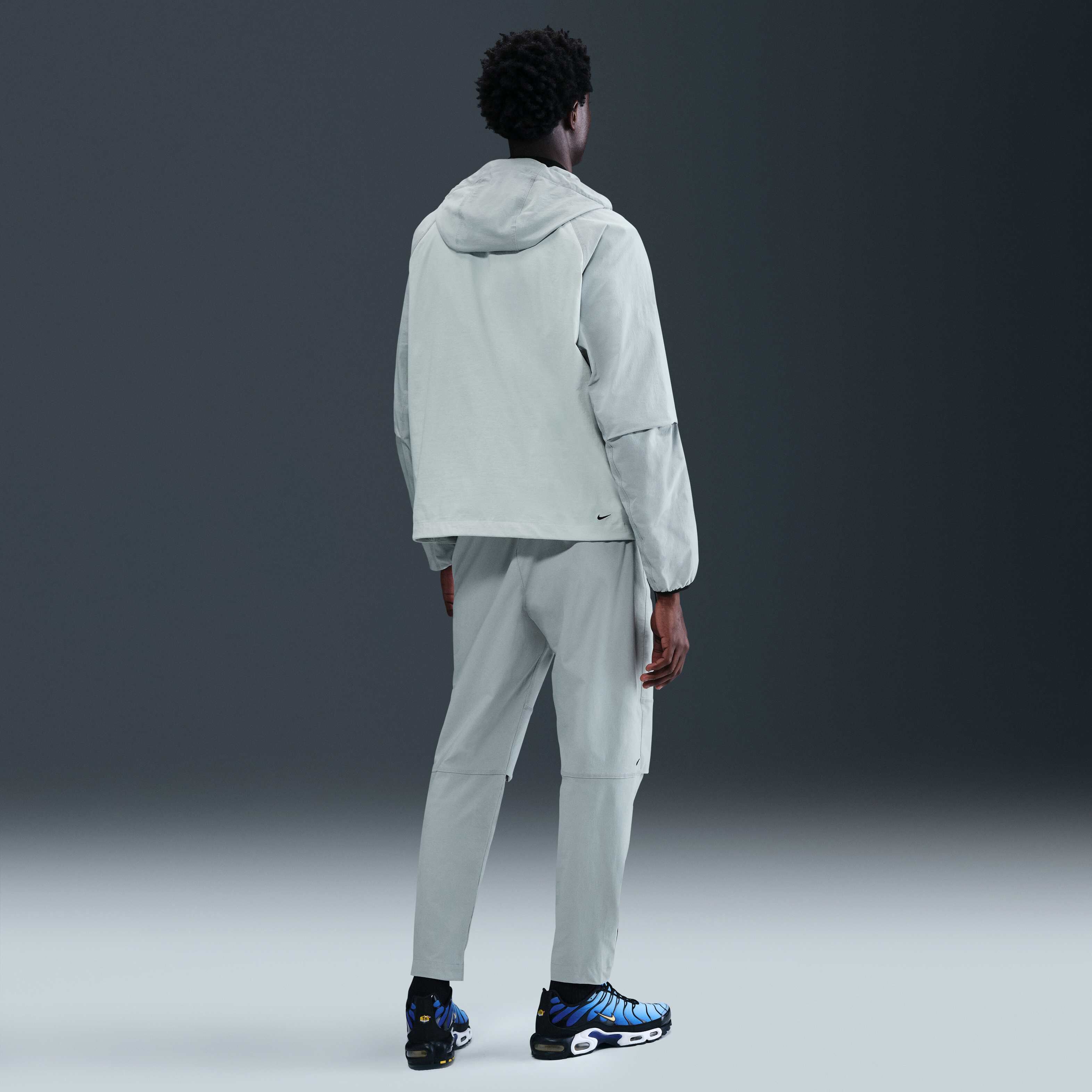 نايكي تك image number 4