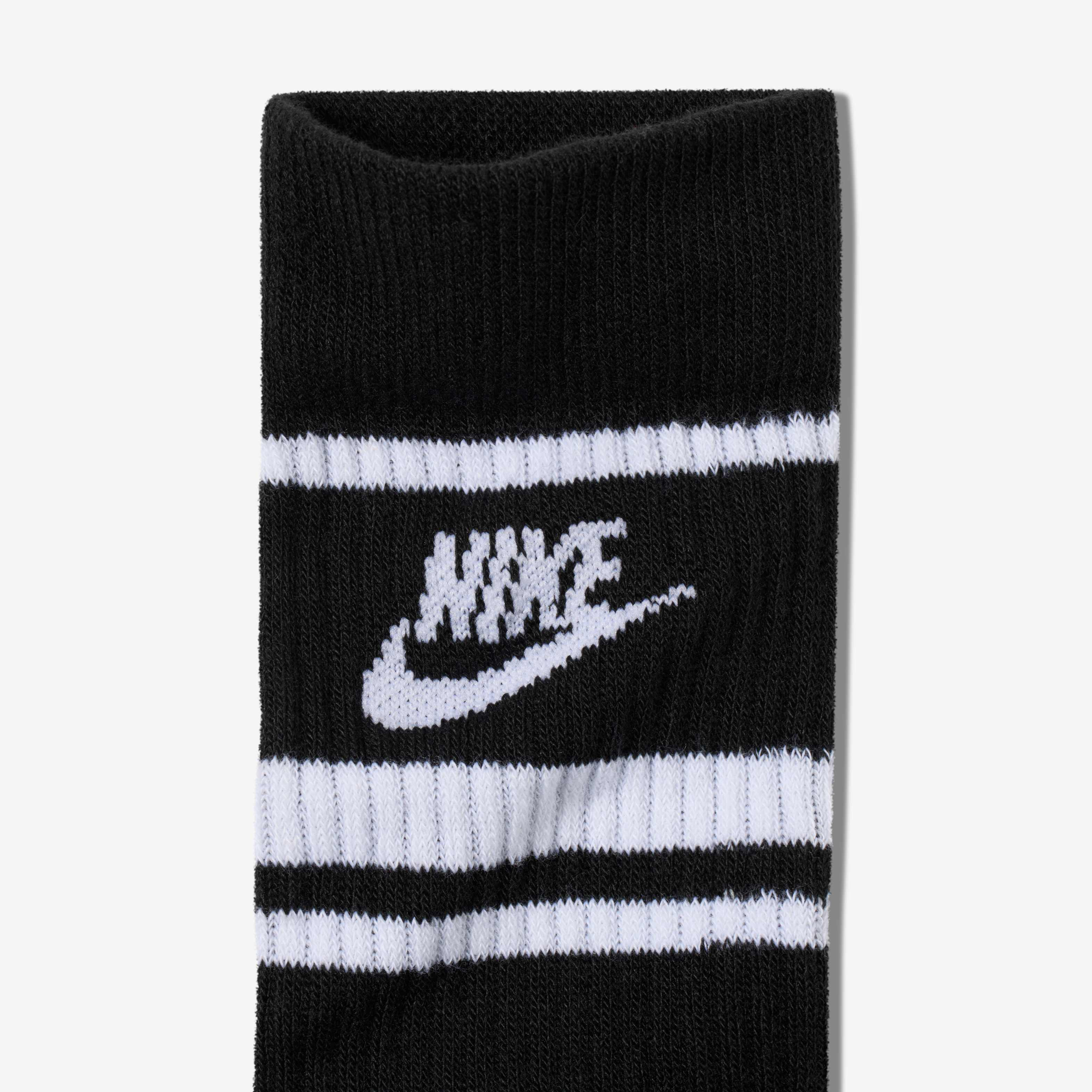 Nike Sportswear Dri-FIT Everyday Essential image number 1