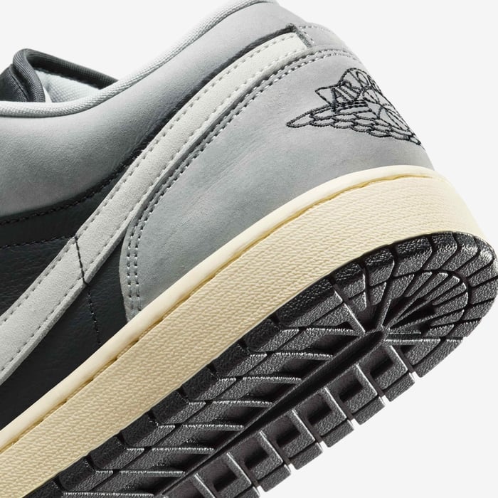 Air Jordan 1 Low SE image number 7 Air Jordan 1 Low SE image number 7