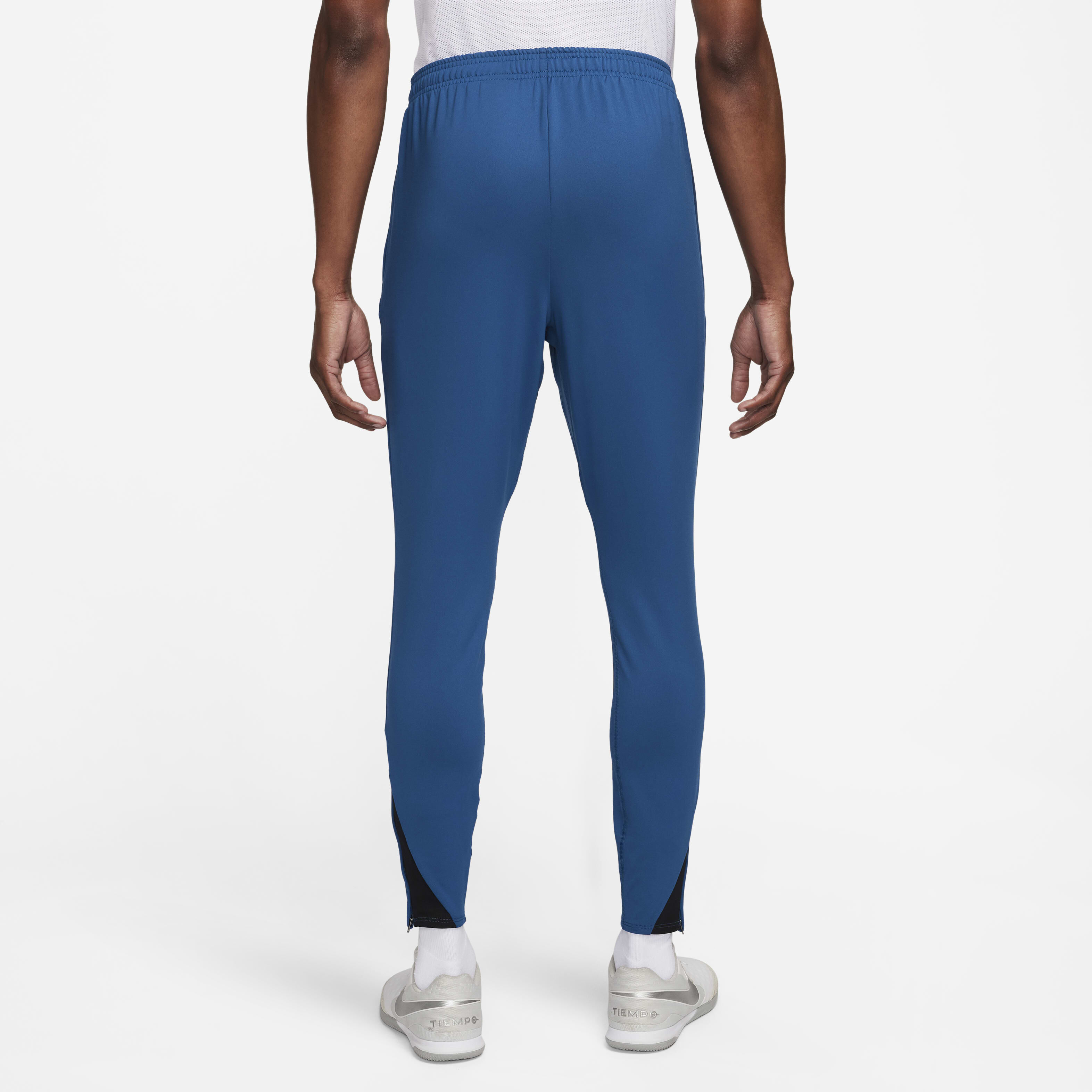 Nike Strike image number 1