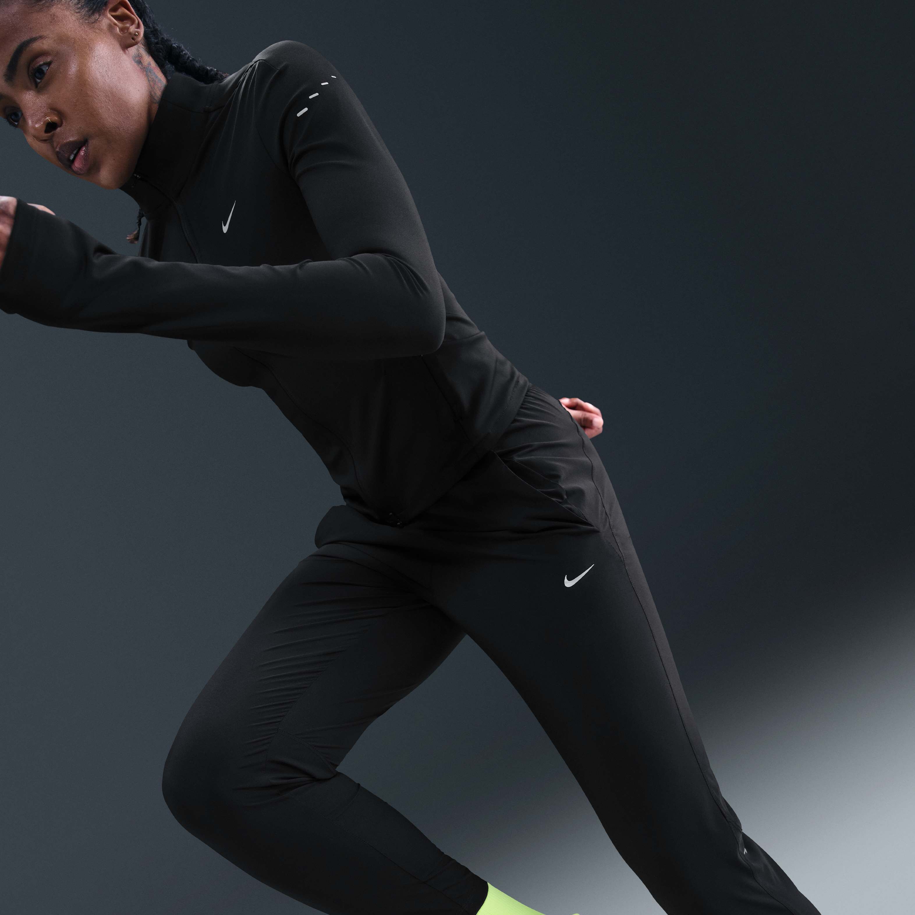 نايكي تيمبو image number 4