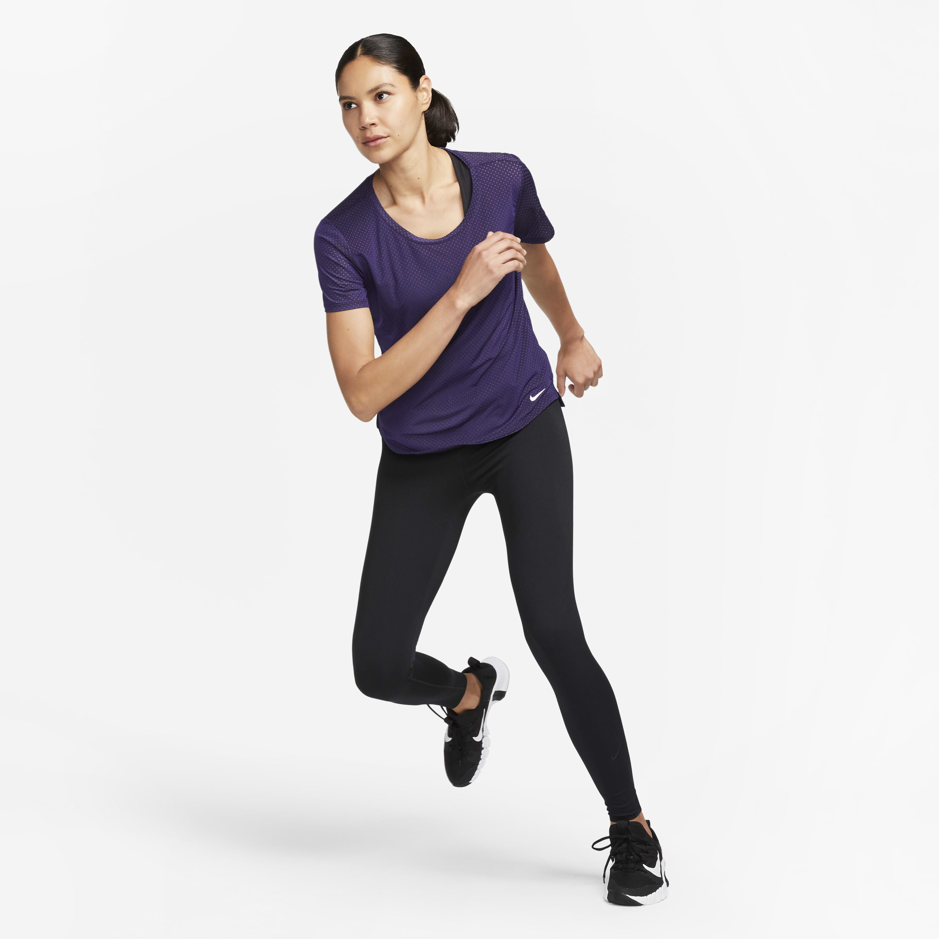 Nike Dri-FIT One Breathe image number 4