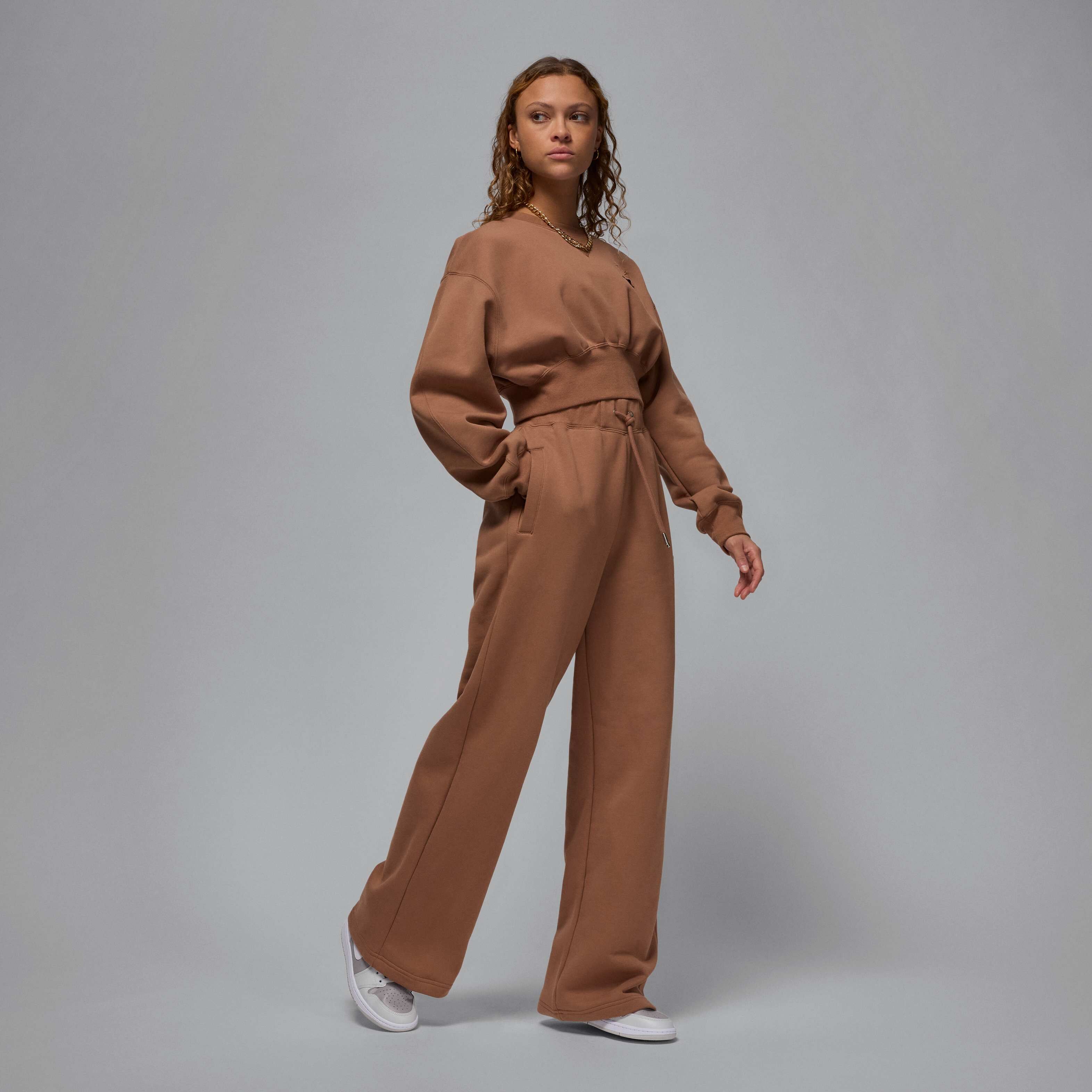 Air Jordan 1 Mid image number 8