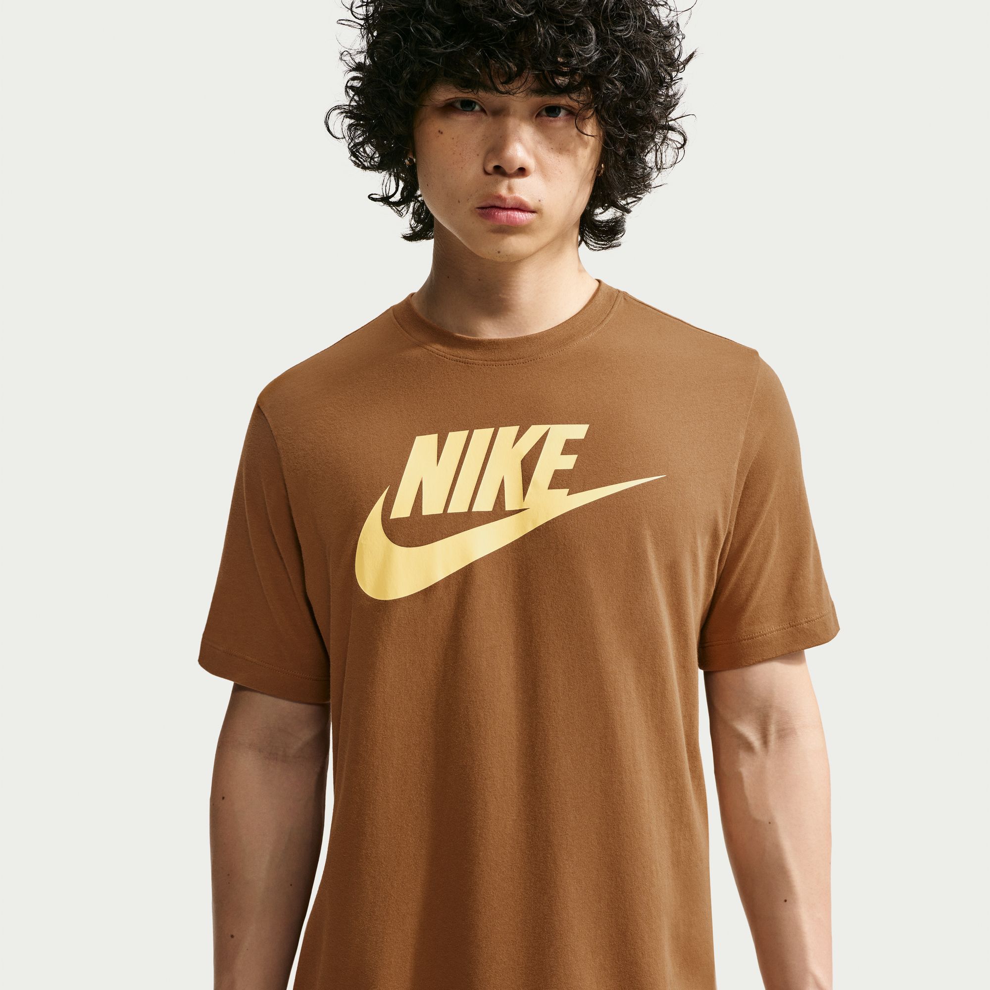 نايكي سبورتسوير image number 2