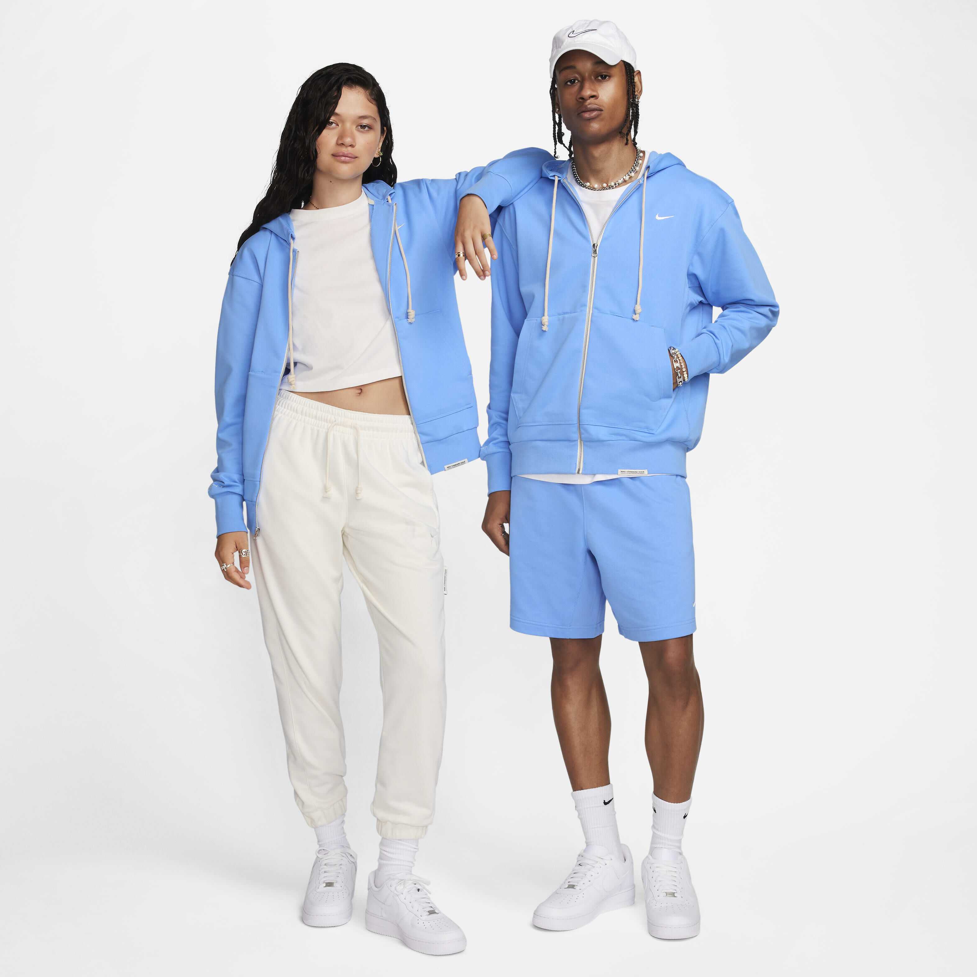 Nike Standard Issue image number 9