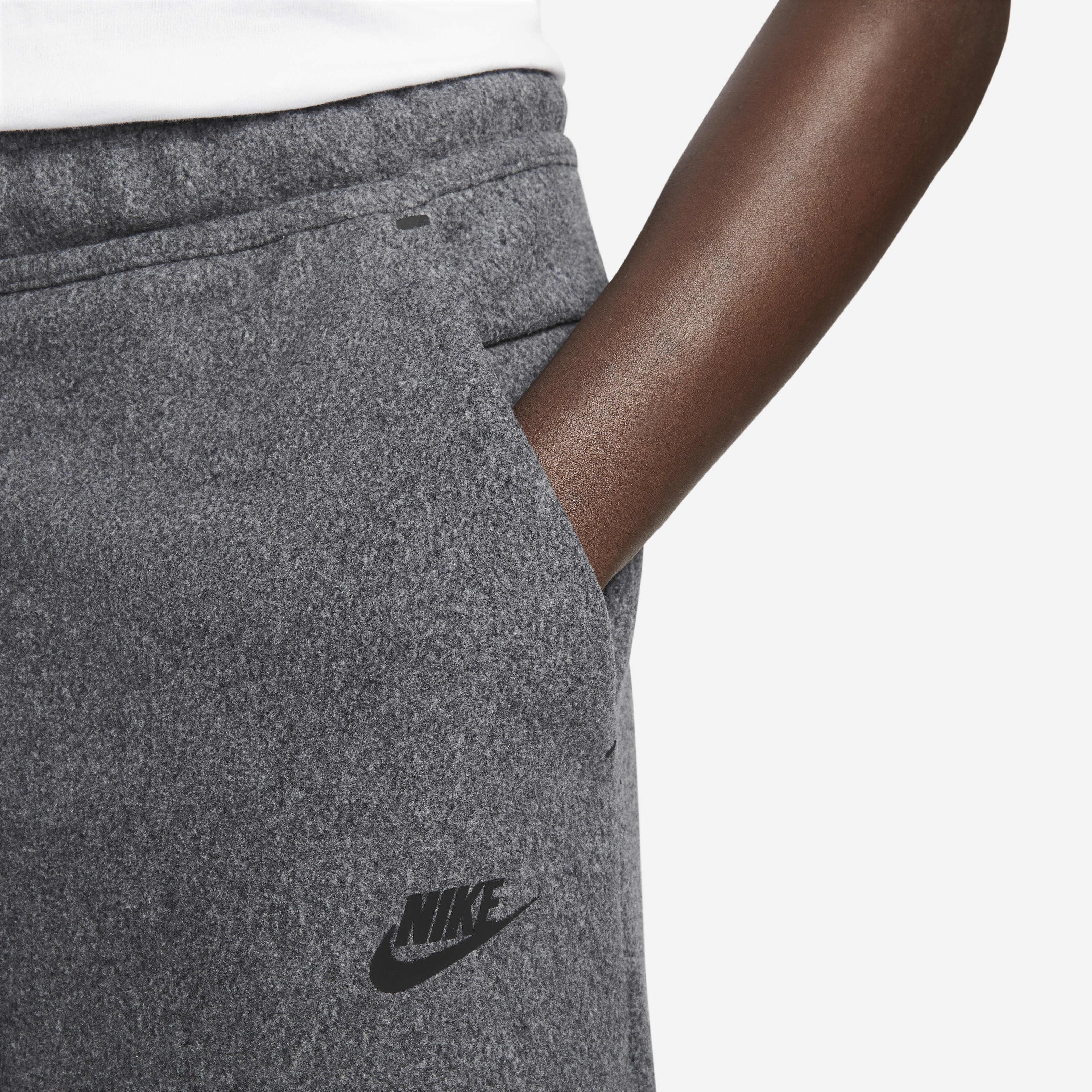 Nike Sportswear Tech Fleece image number 2