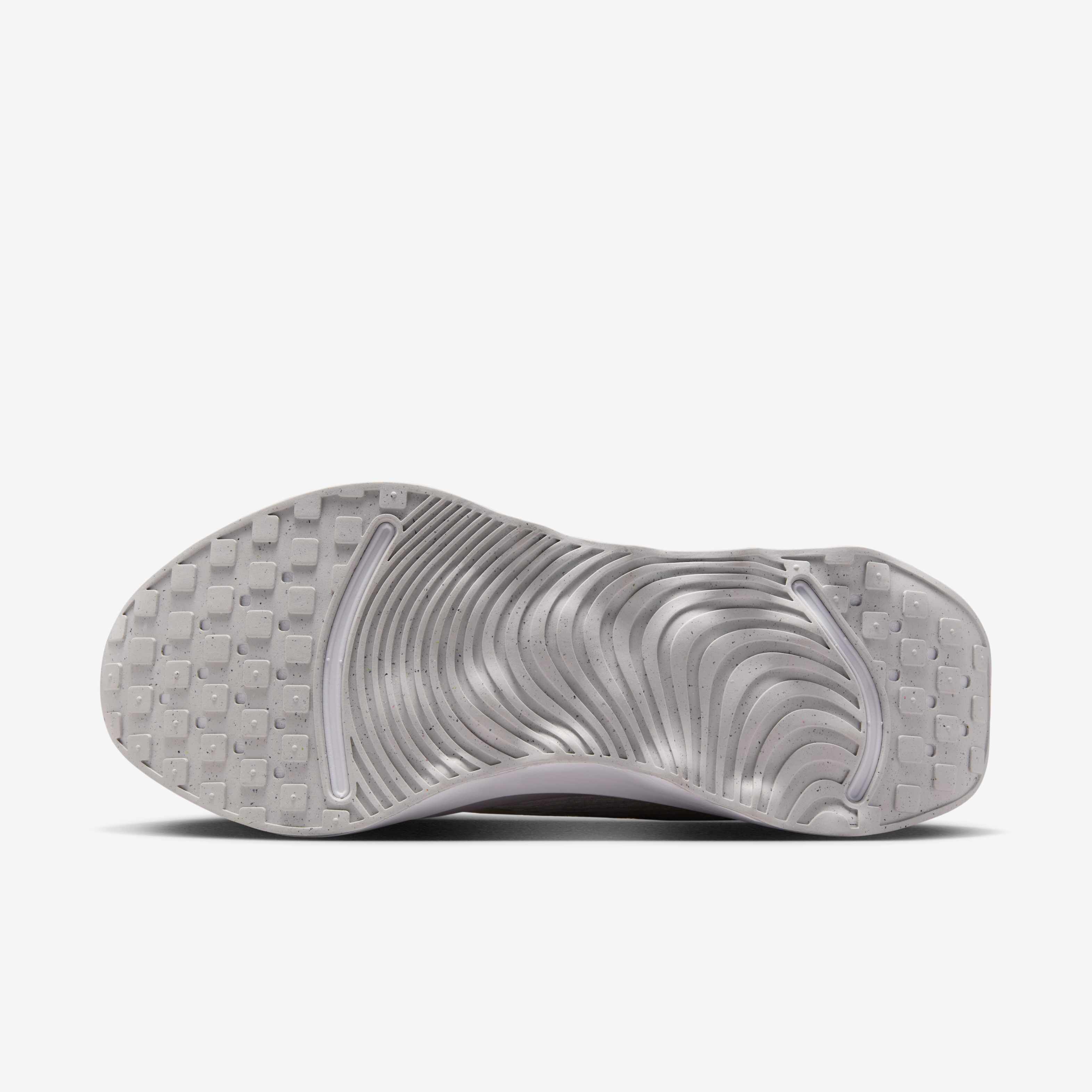 نايكي موتيفا image number 1