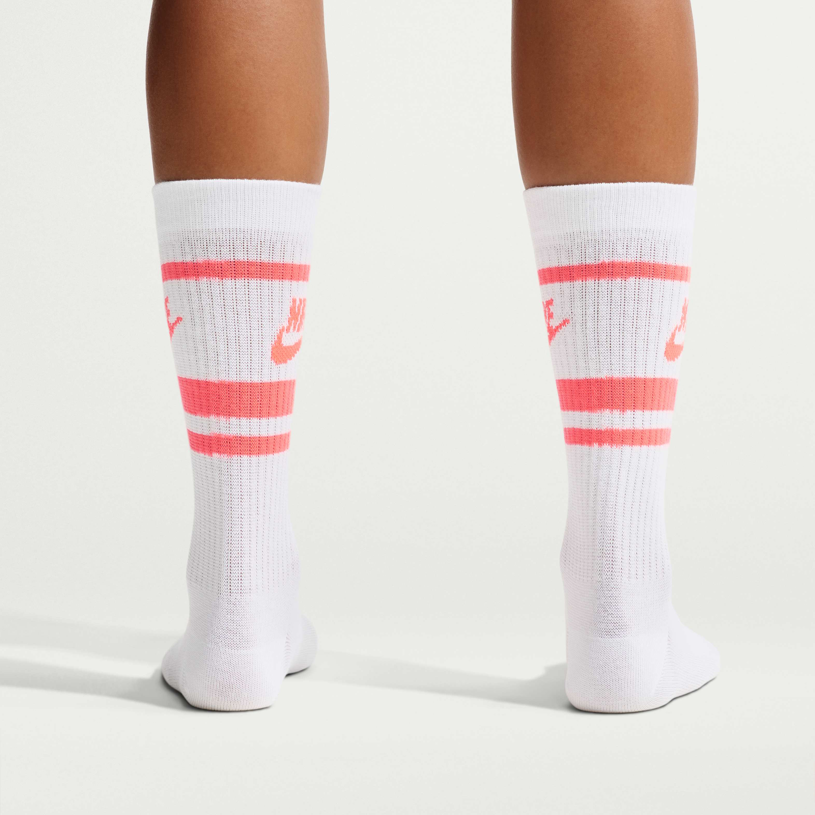 Nike Sportswear Dri-FIT Everyday Essential image number 4