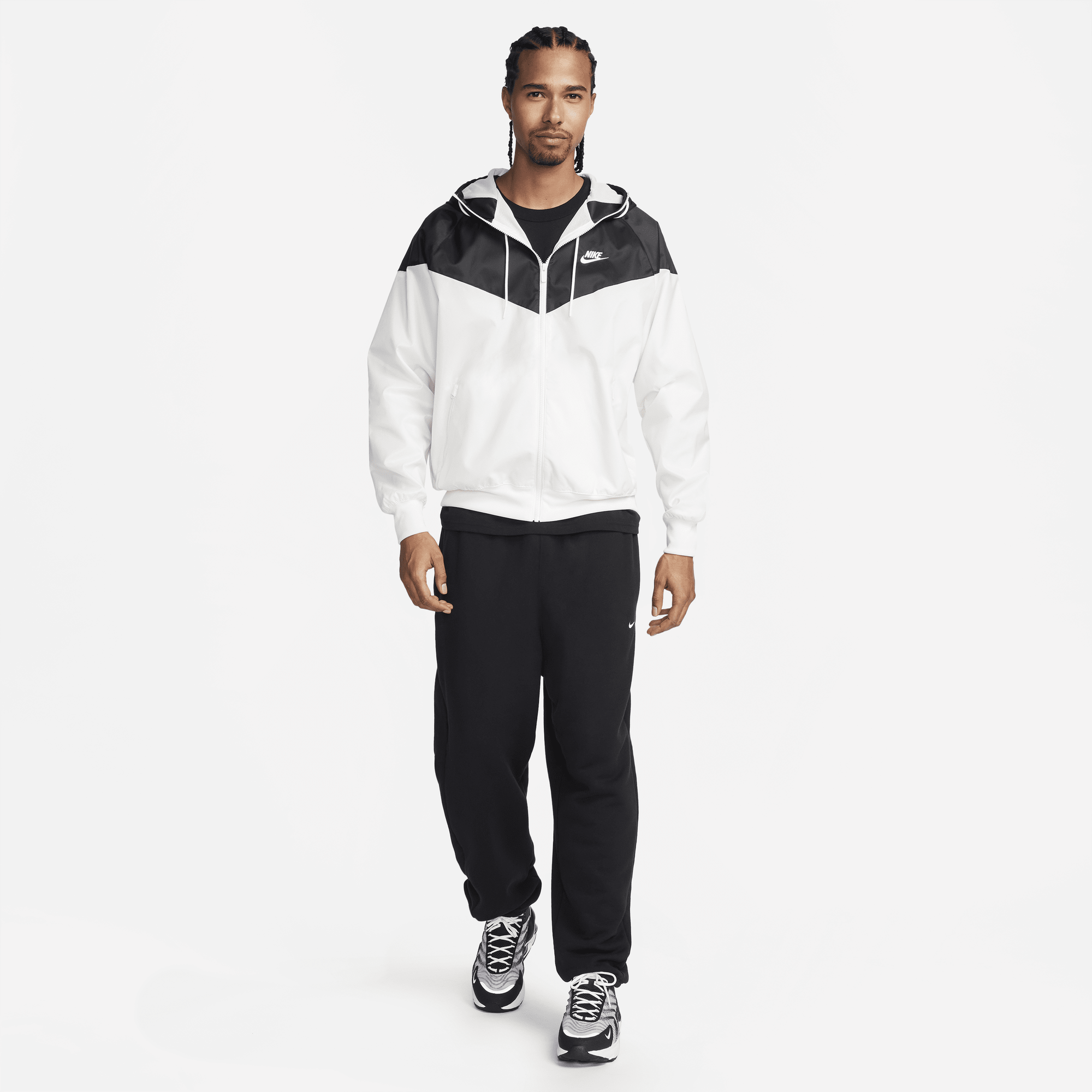 Nike men's sportswear hotsell windrunner hooded windbreaker stores