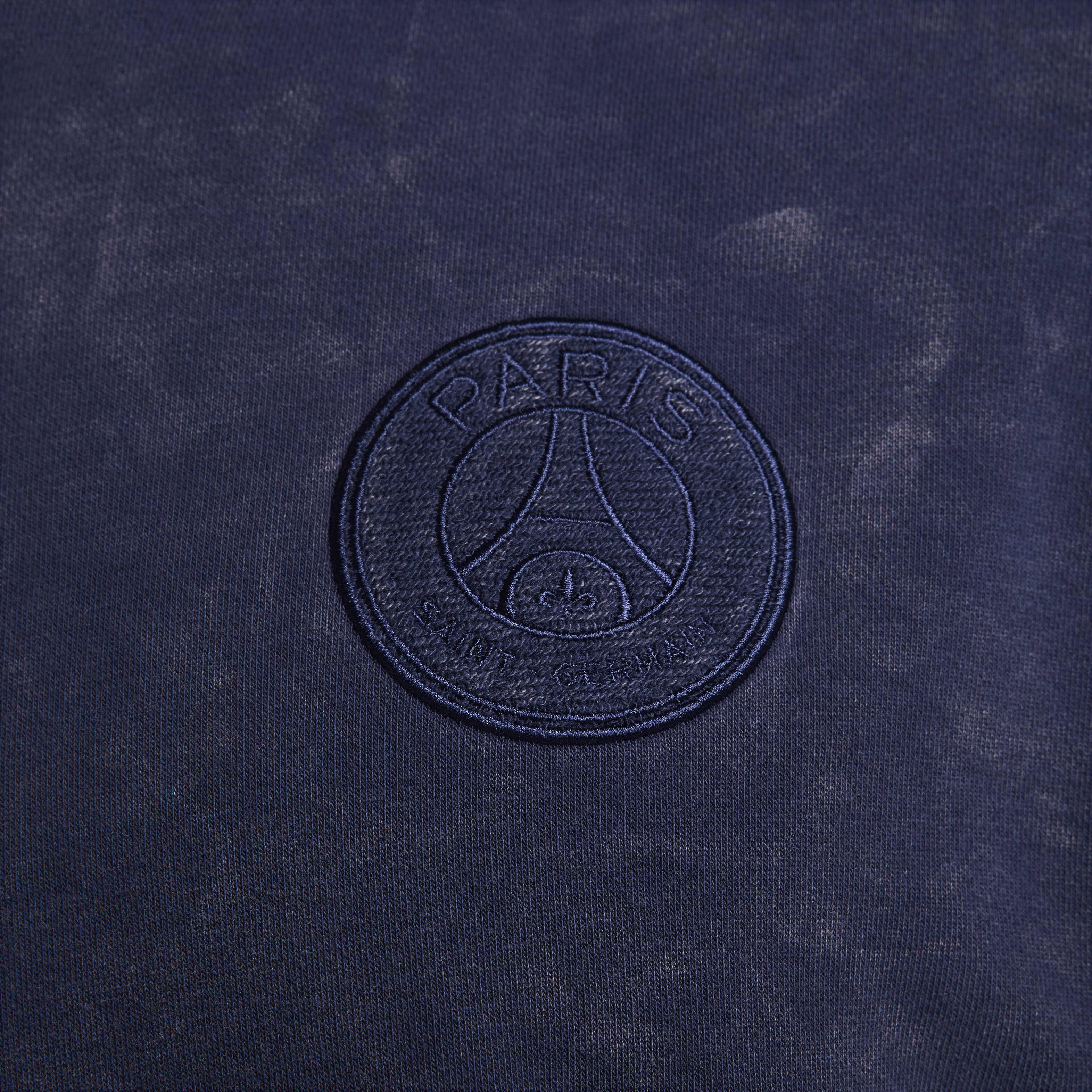 Paris Saint-Germain Club image number 4