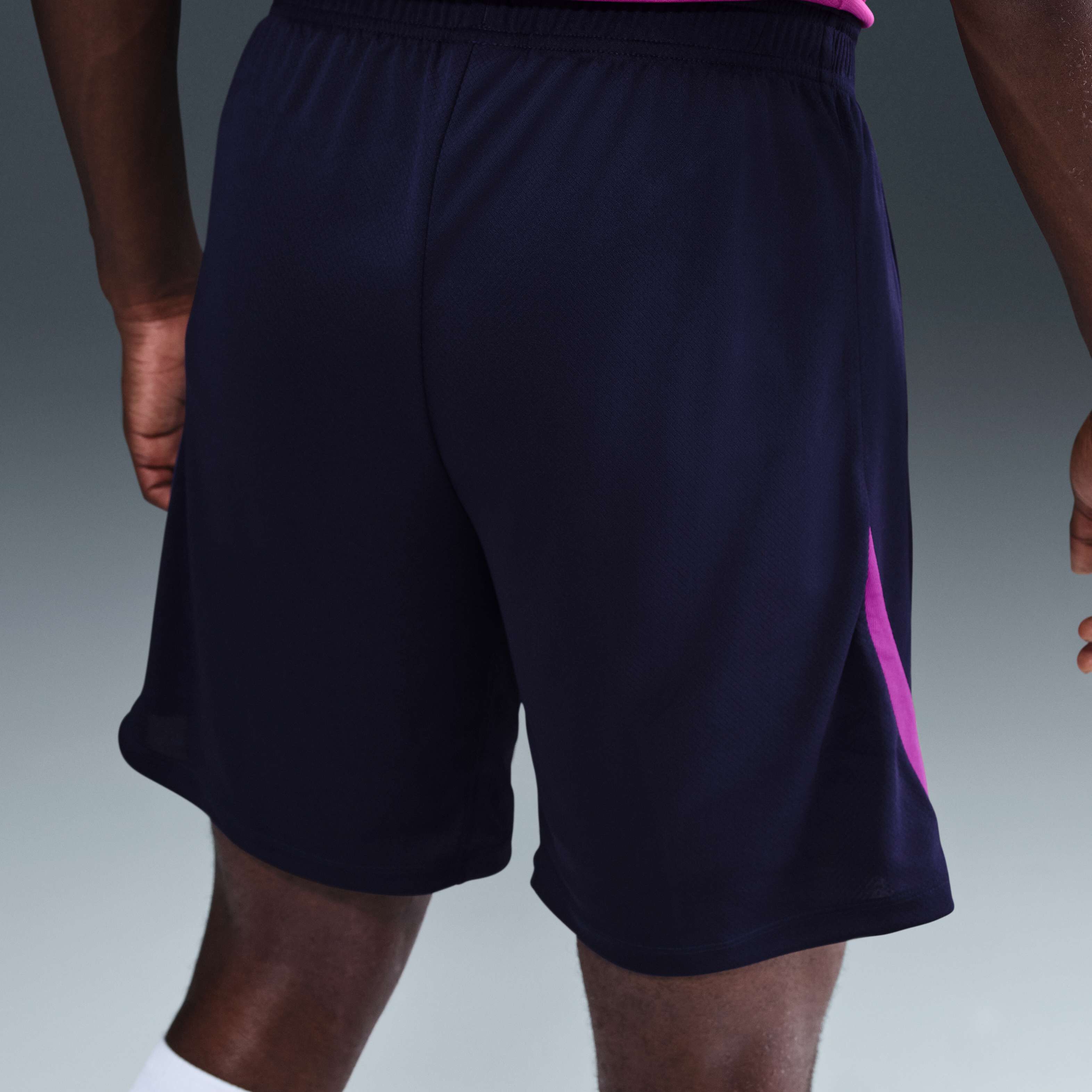 برشلونة سترايك image number 2