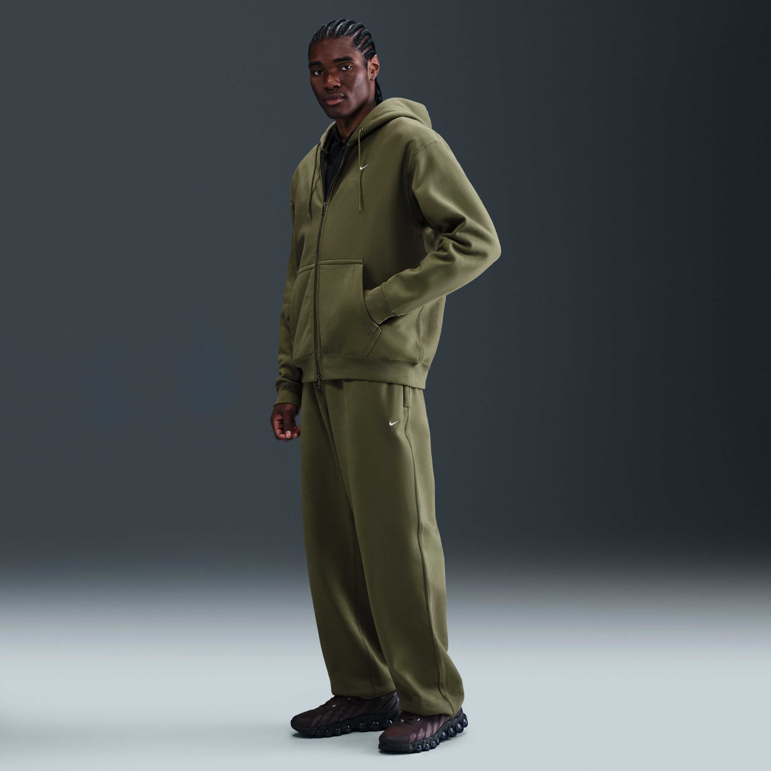 Nike Solo Swoosh image number 0