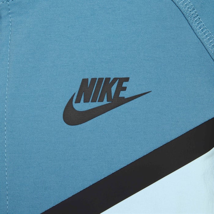 Nike Tech image number 3 Nike Tech image number 3