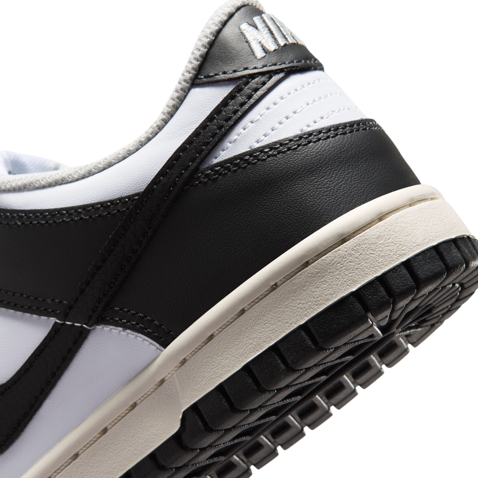 Nike Dunk Low image number 9