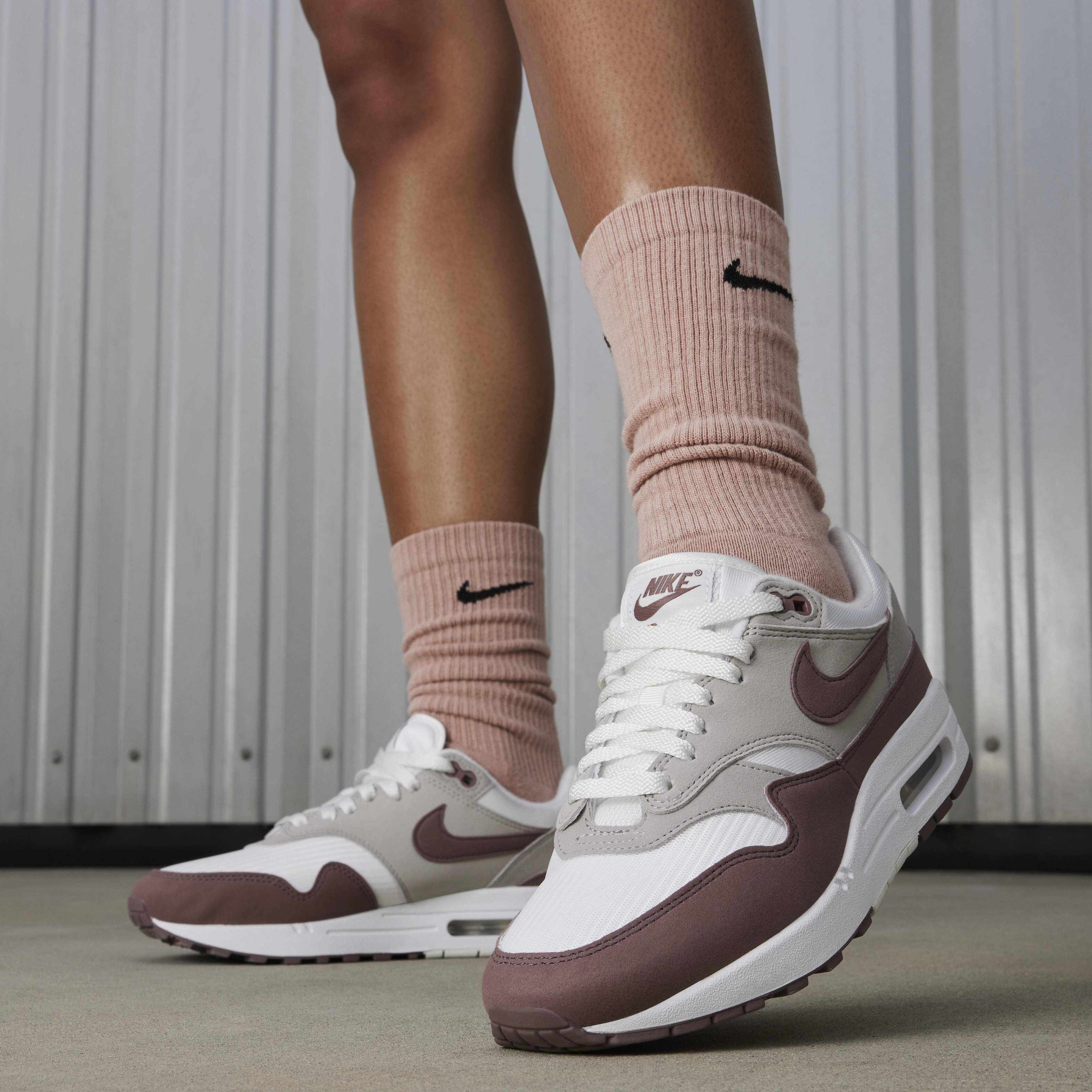 Buy Nike Air Max 1 Women s shoes Summit White Light Iron Ore Smokey Mauve Nike Saudi Official