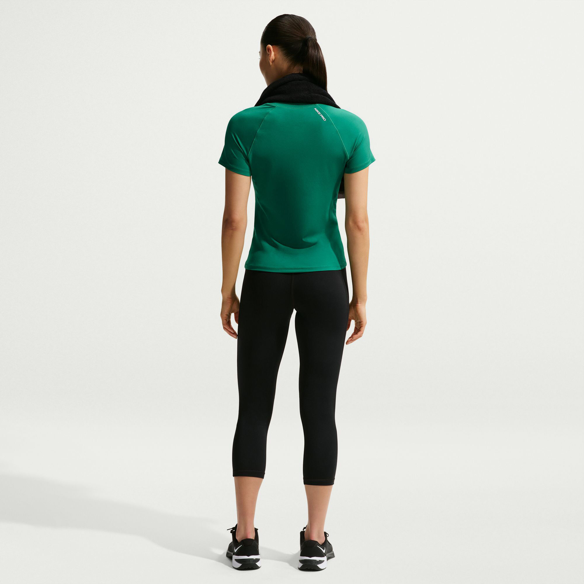 Nike Pro image number 1