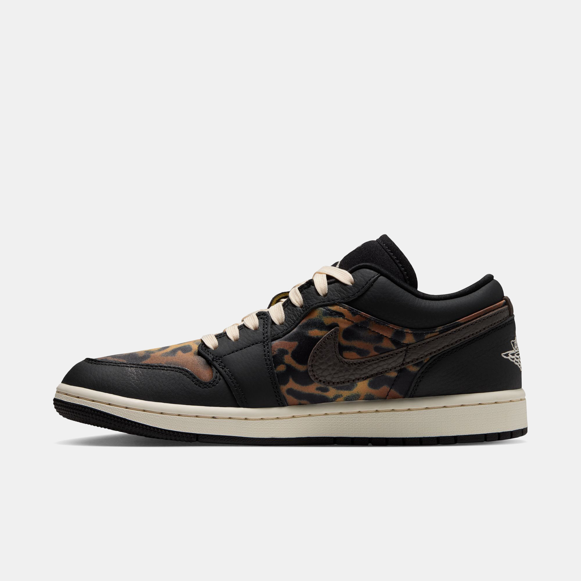 Air Jordan 1 Low SE image number 4
