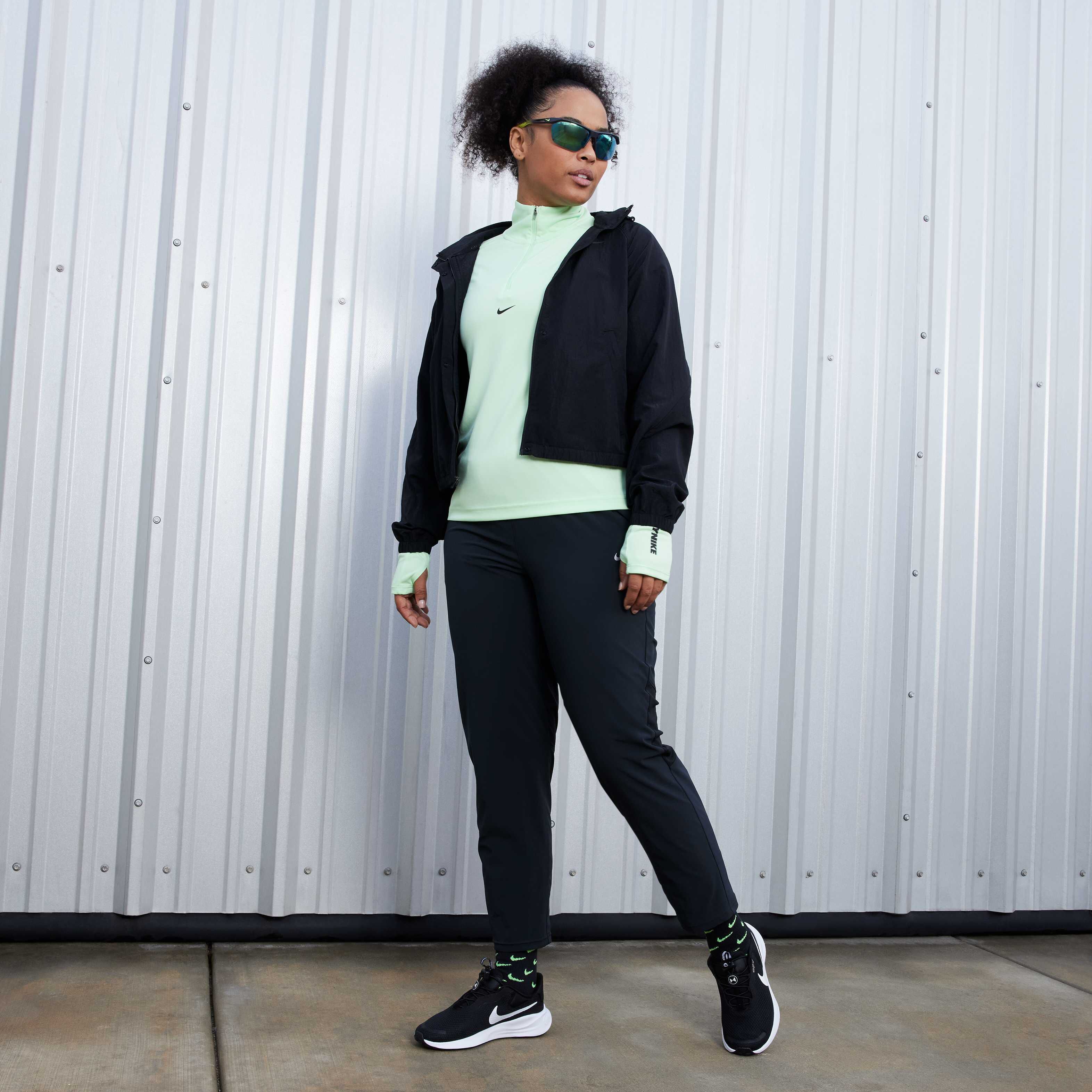 Nike Revolution 7 EasyOn image number 10