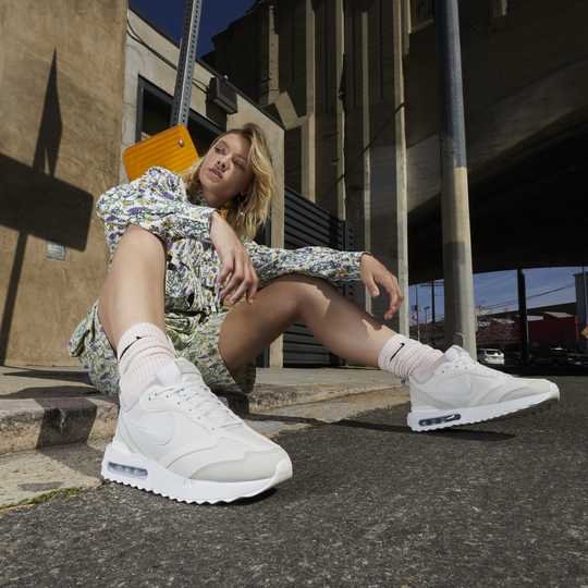 Womans nike 2025 air max 9