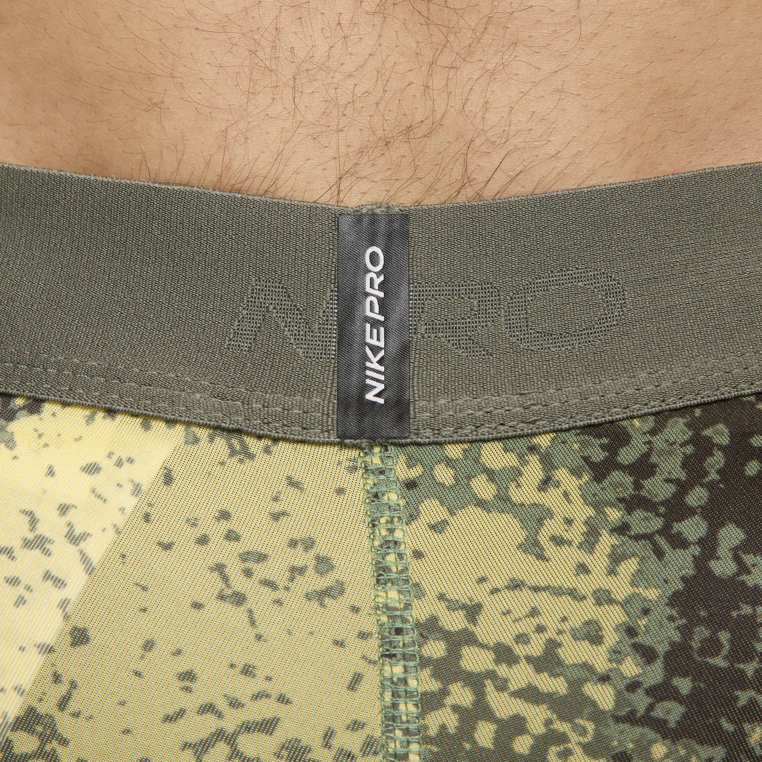 Nike Pro Camo image number 4