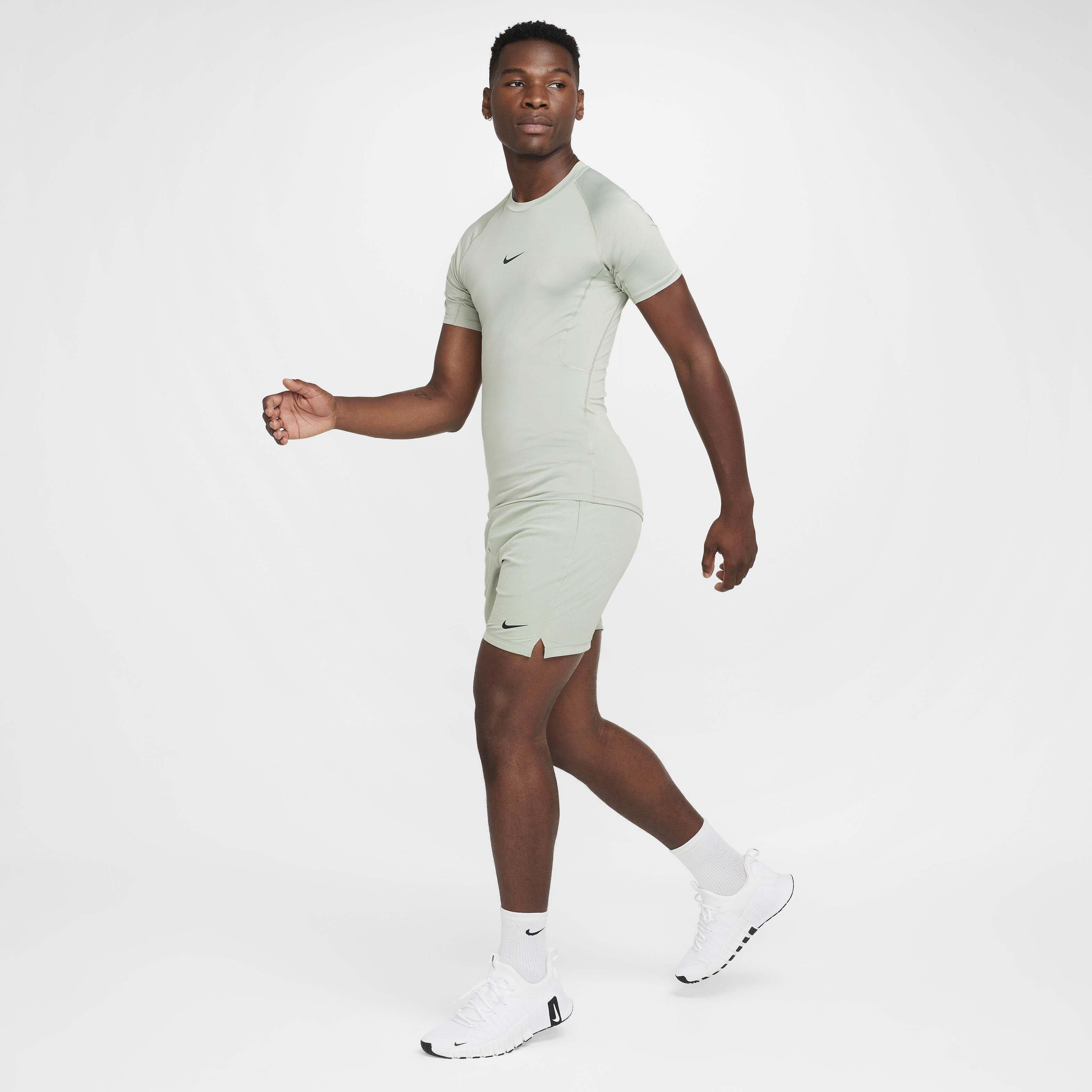 Nike Pro image number 5