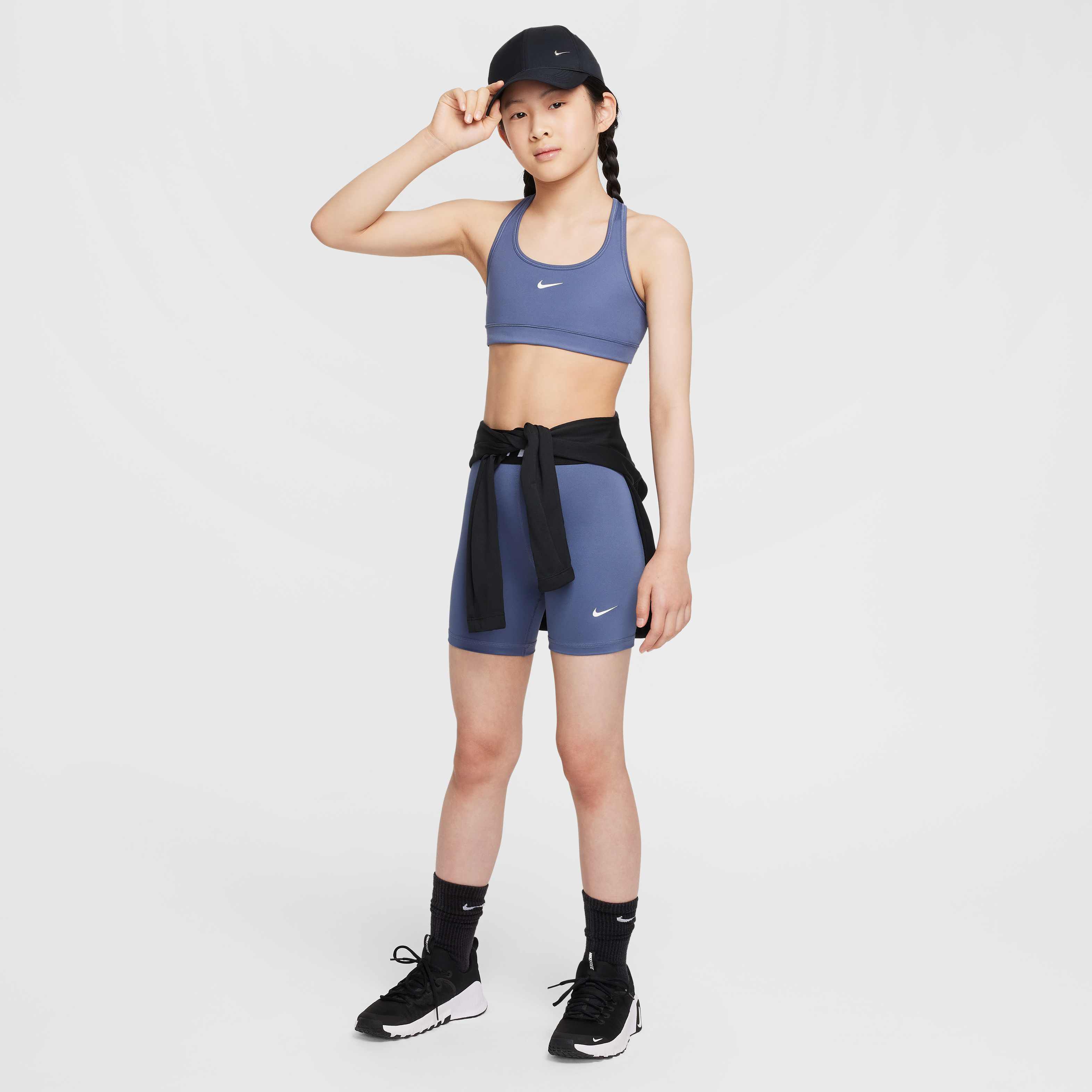 نايكي سووش image number 4