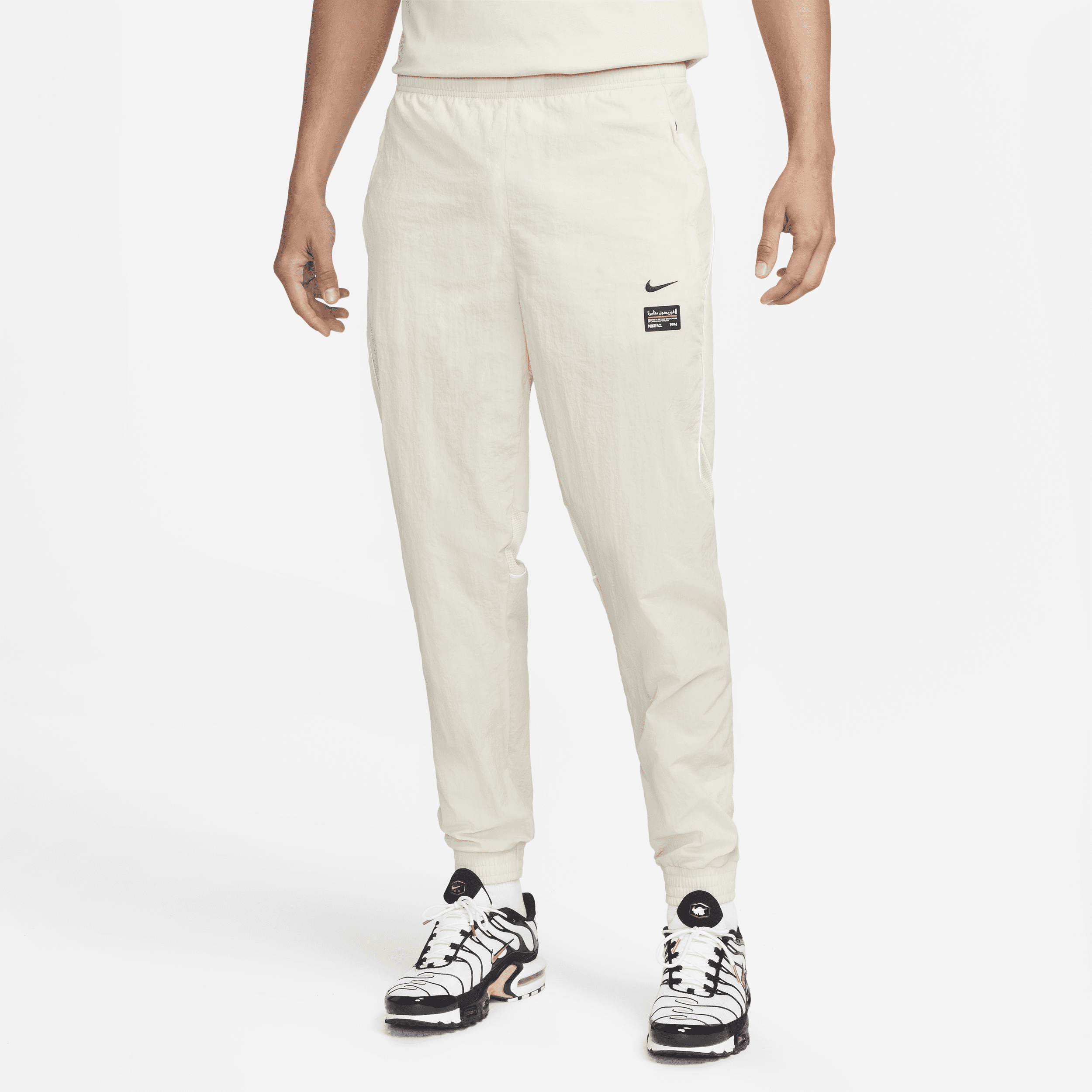 Shop F.C. Repel Men s Woven Football Pants Nike KSA
