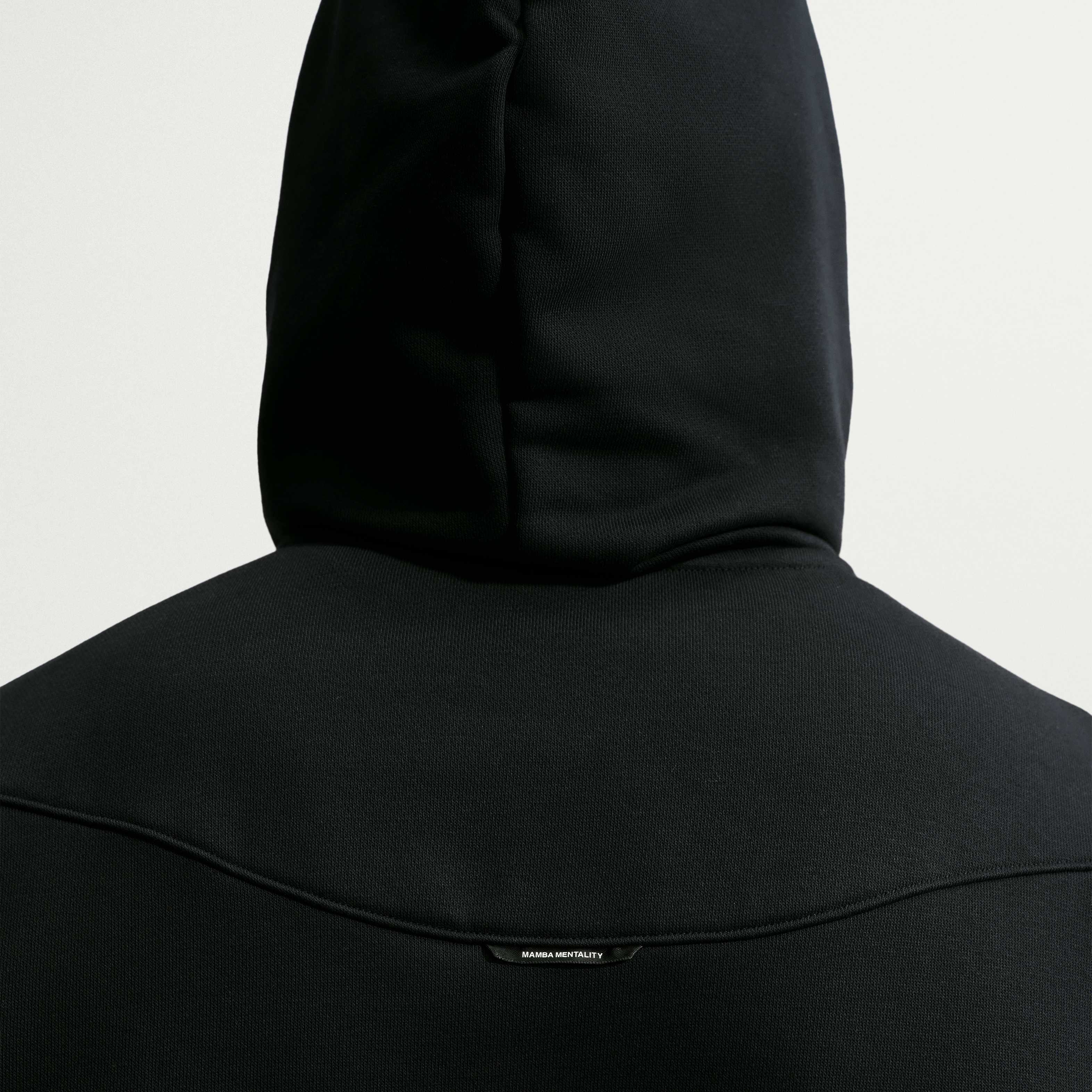 Kobe Nike Standard Issue image number 1