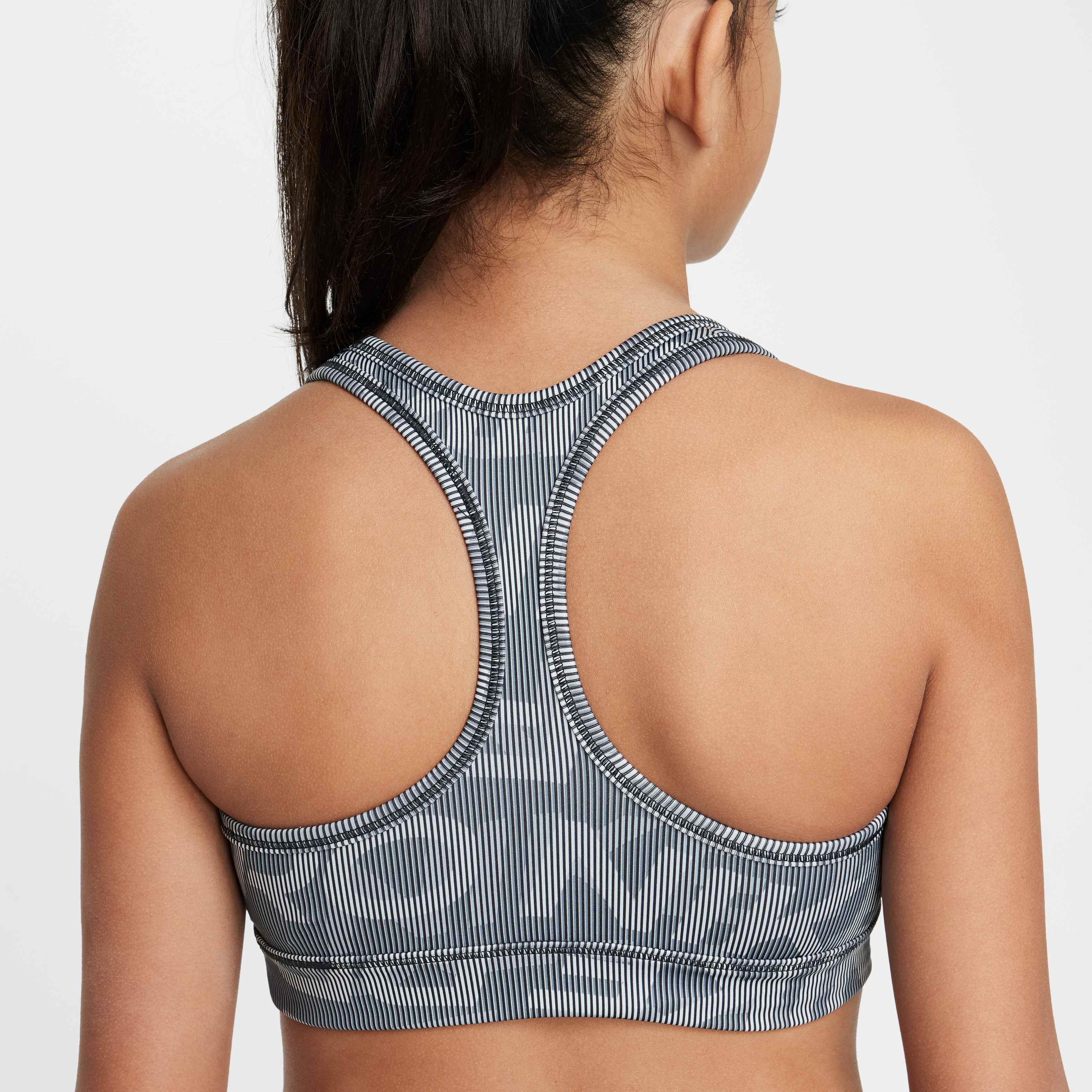 Nike Pro image number 3