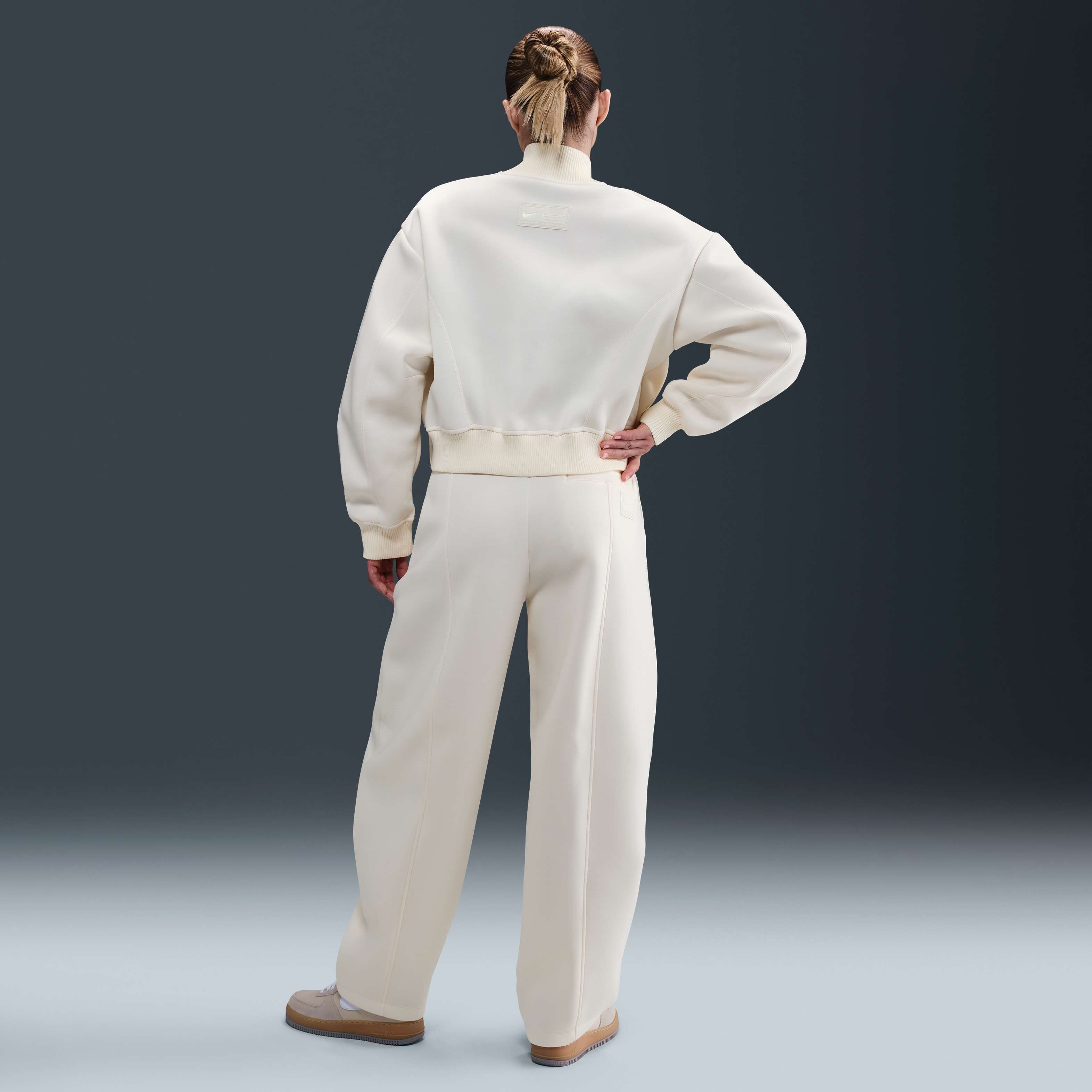 نايكي سبورتسوير مودرن فليس image number 4