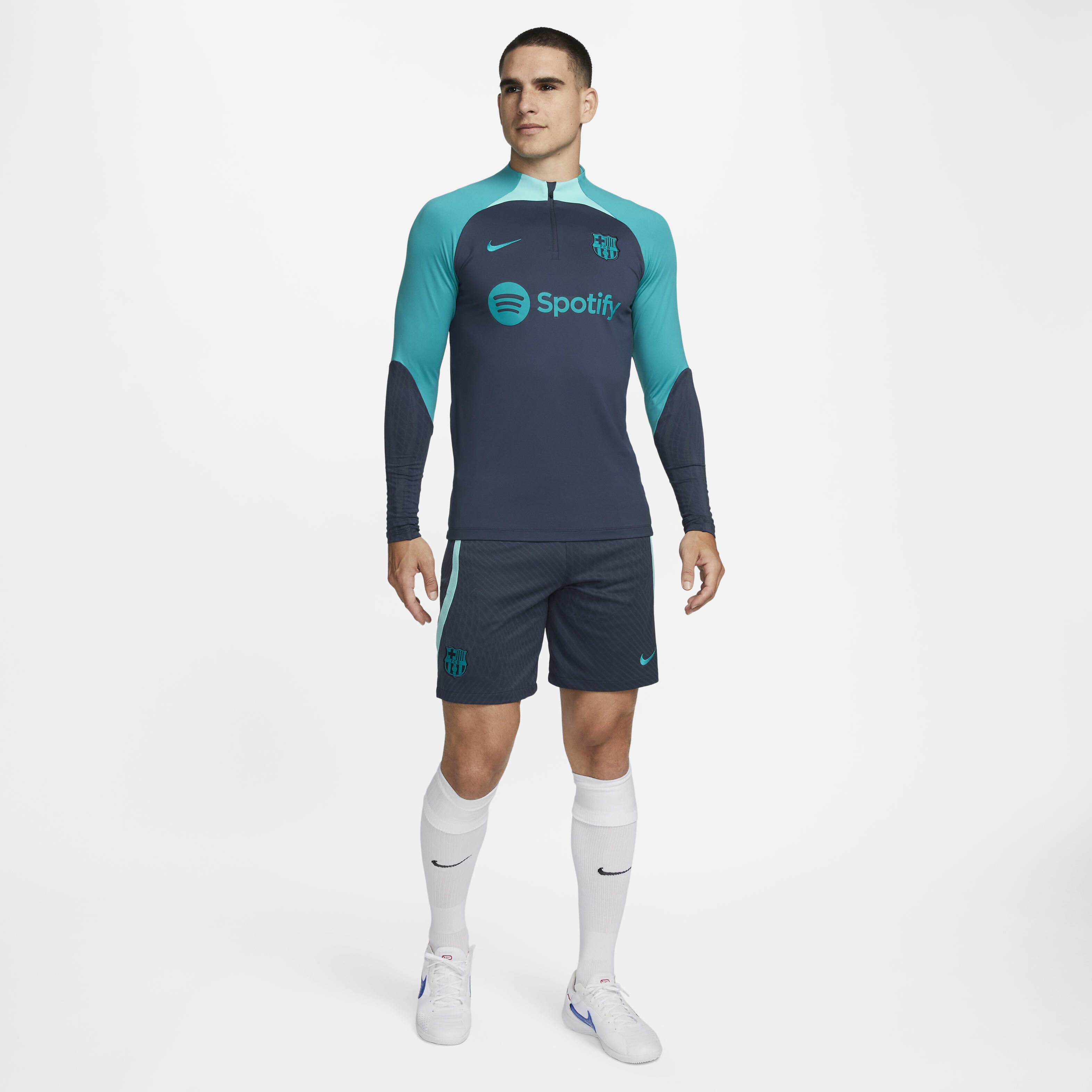 F.C. Barcelona Strike Third image number 8