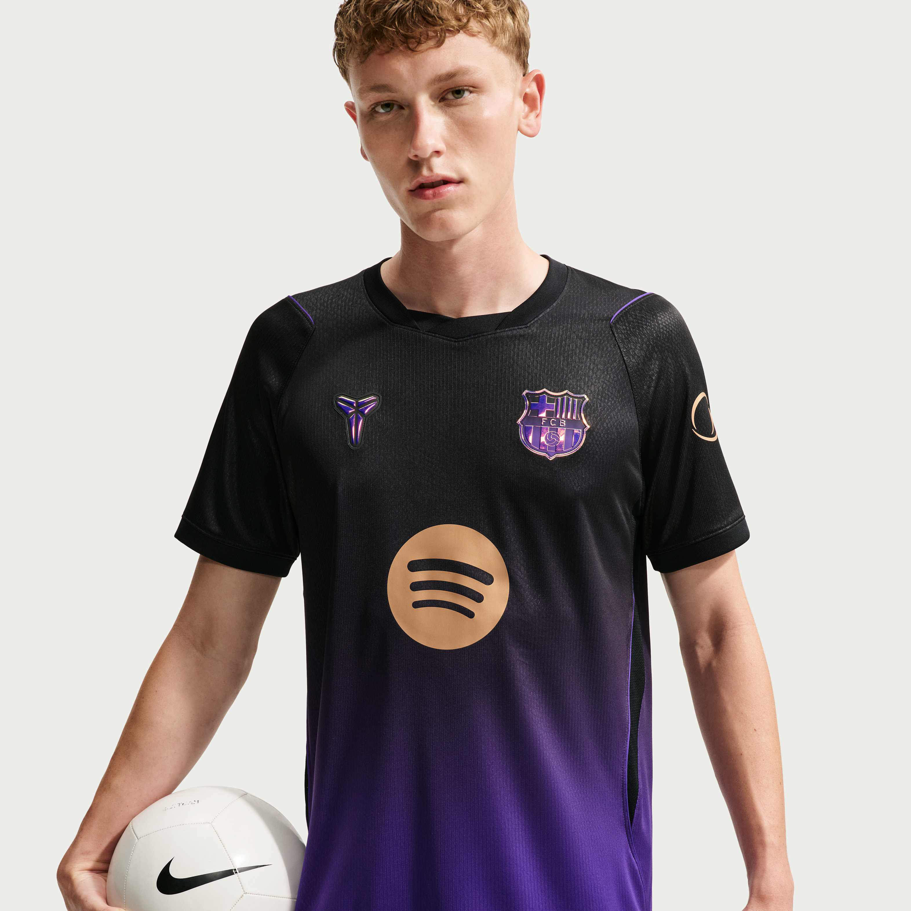 برشلونه 27/2026 الاحتياطي ستاديوم image number 0