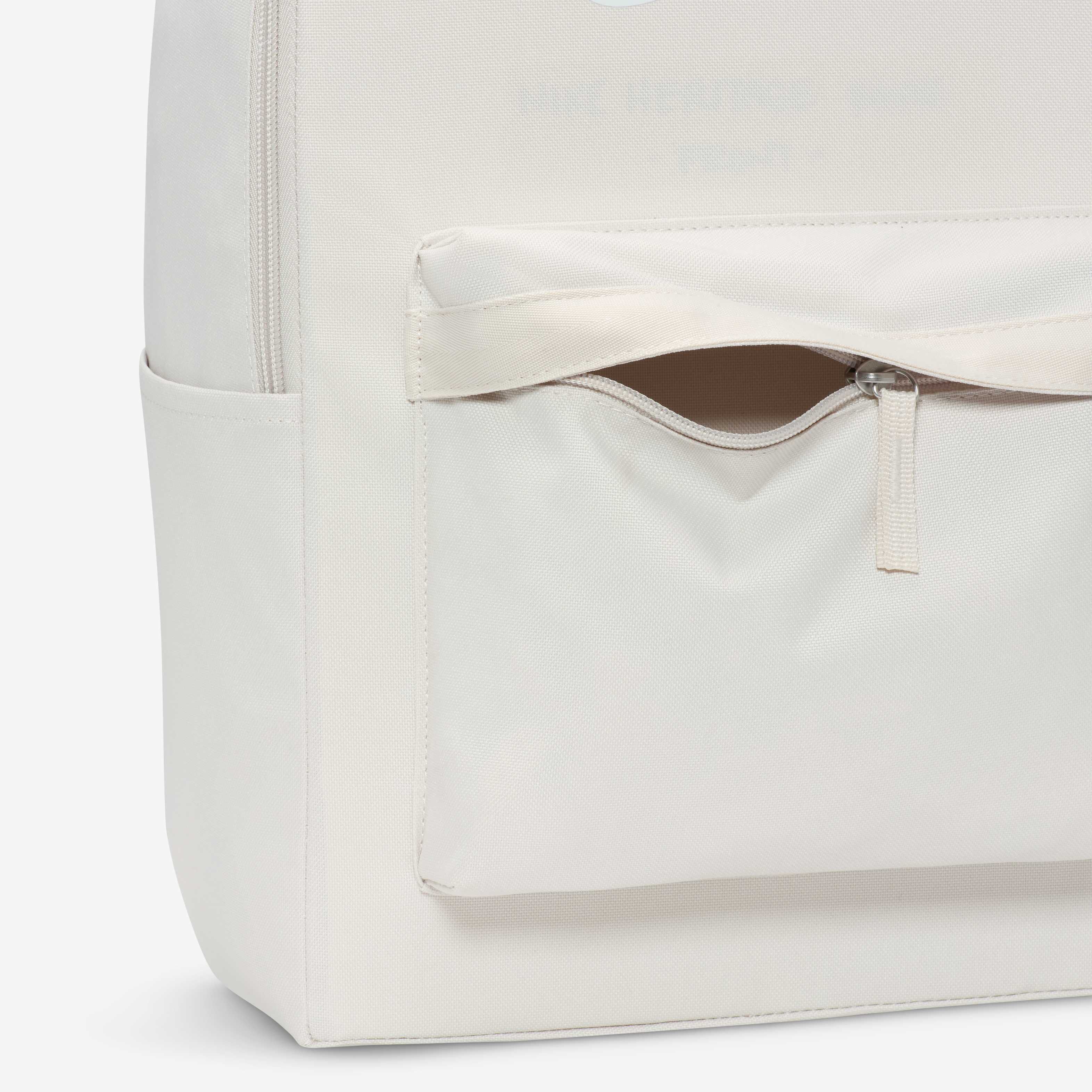 Nike Heritage image number 4