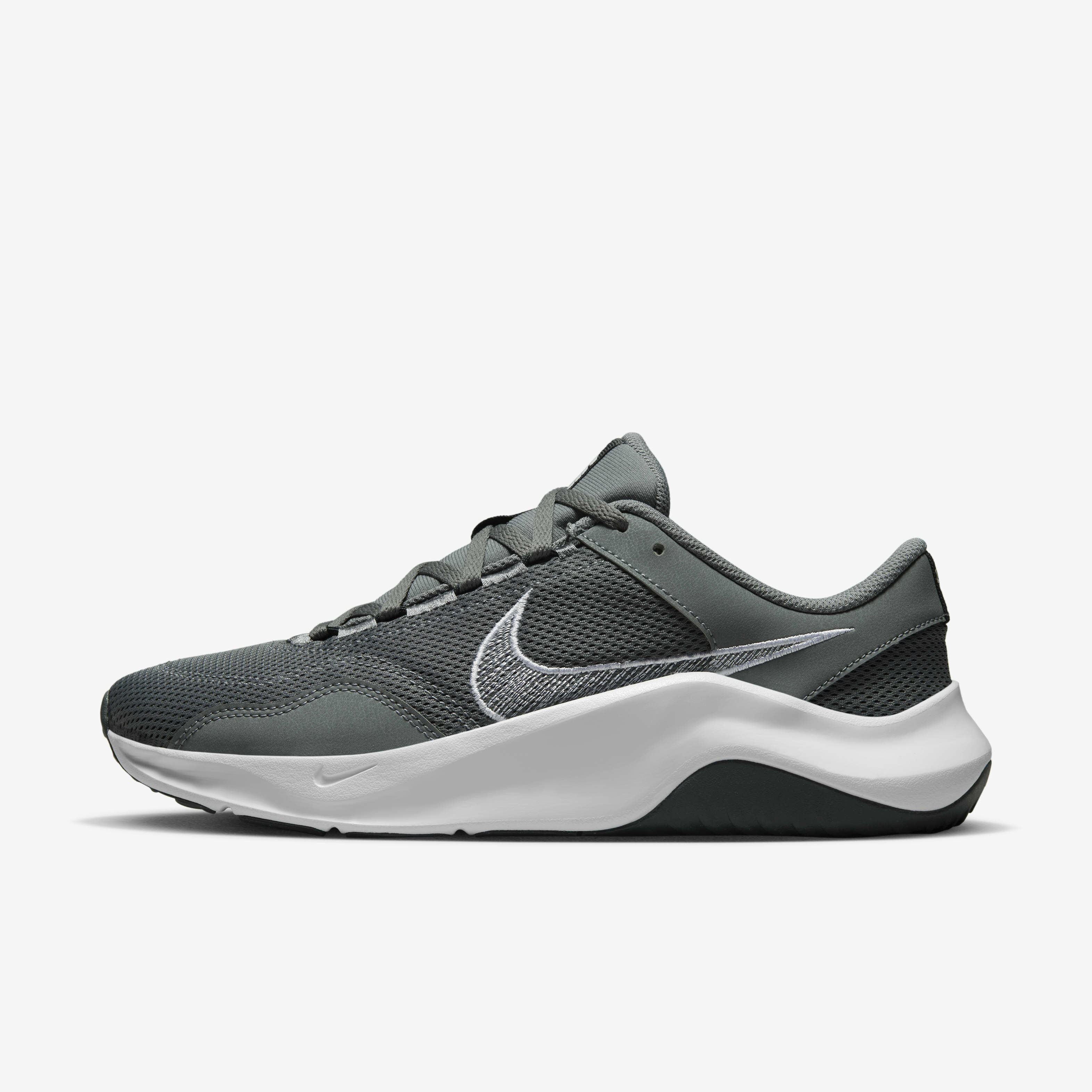 Nike shoes for men under 3 sale
