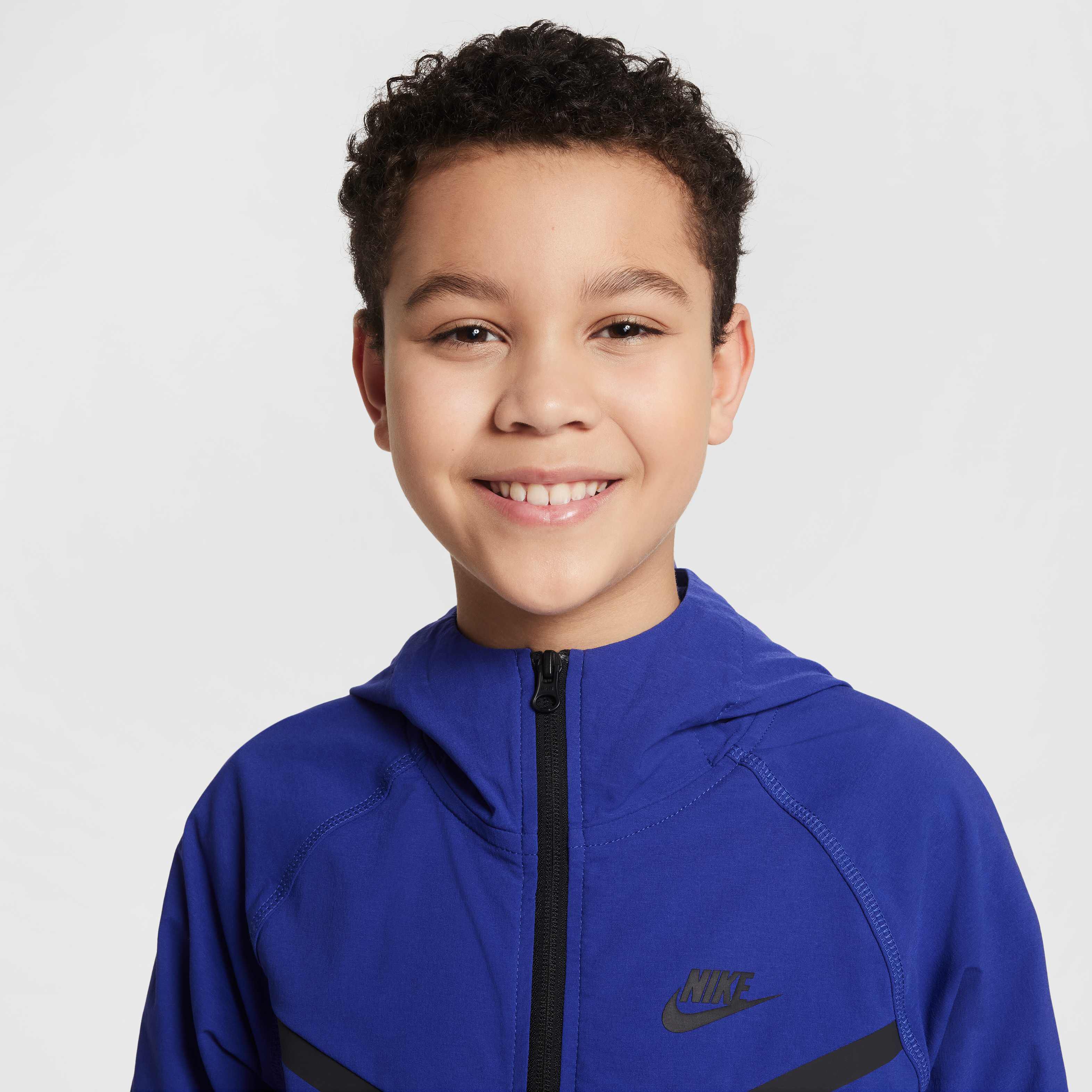 نايكي تك image number 2