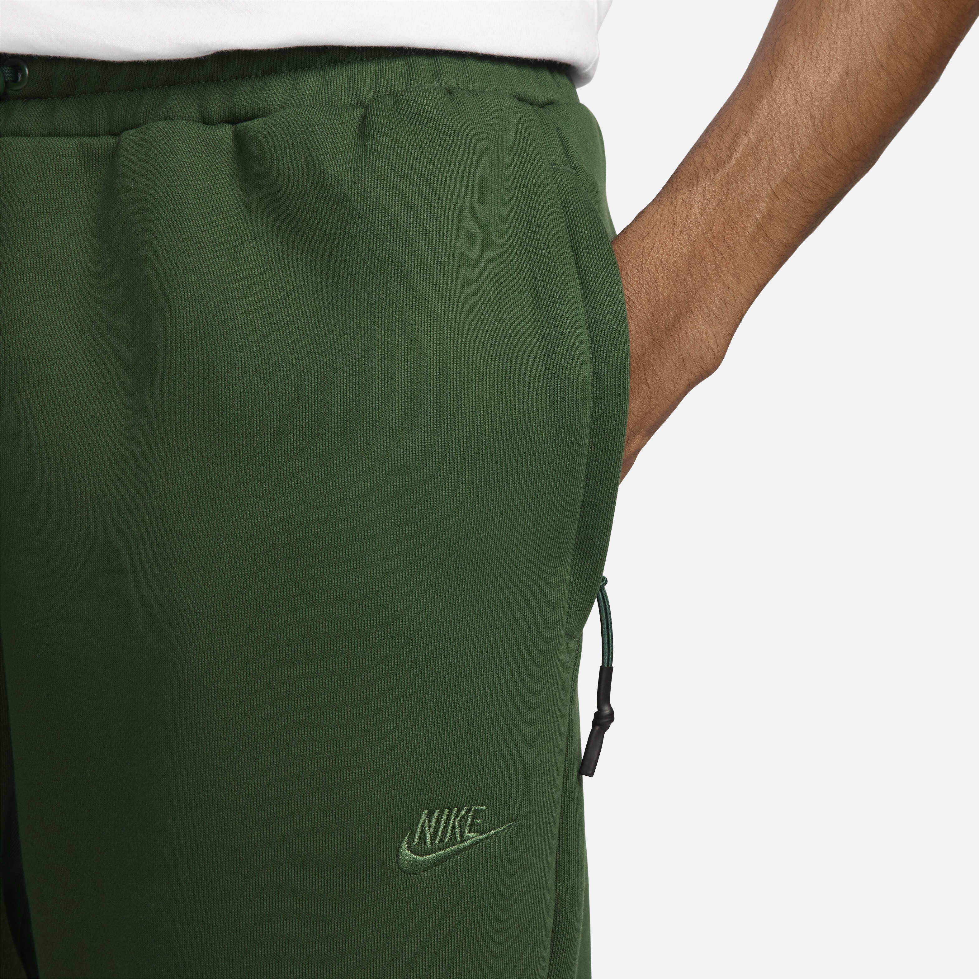 Nike Sportswear Therma-FIT Tech Pack image number 3