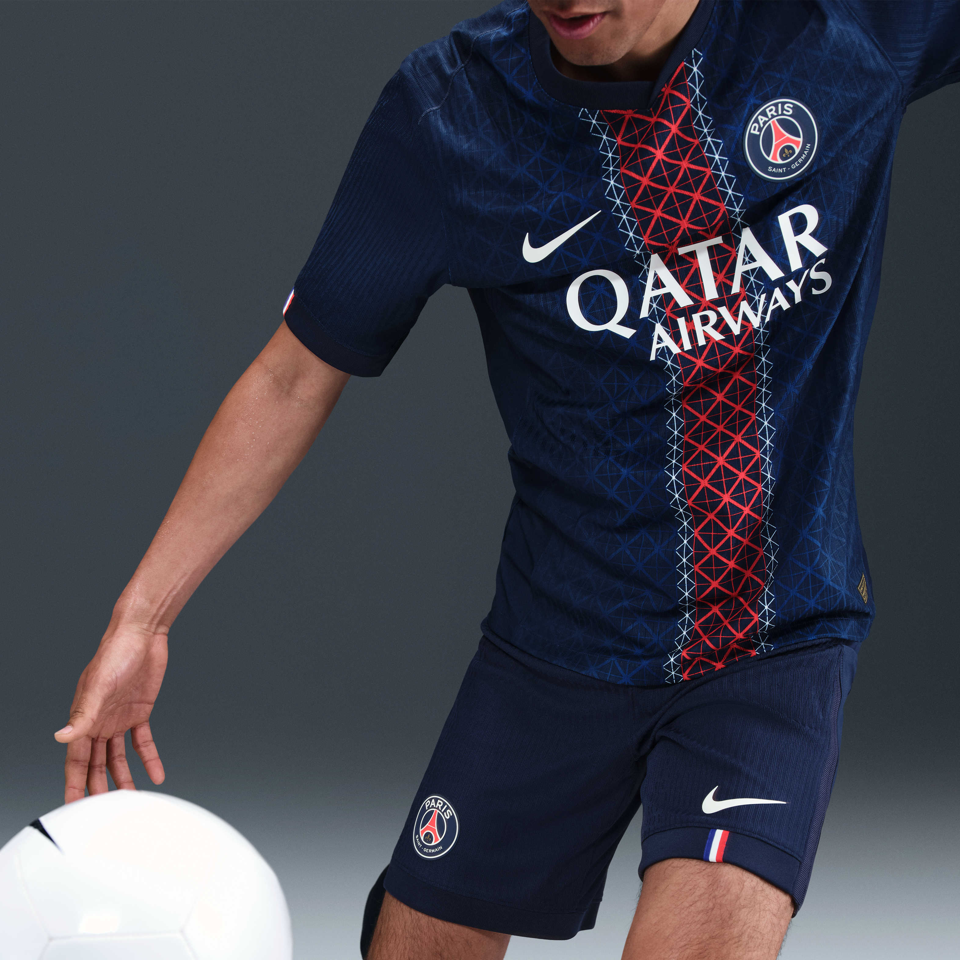 Paris Saint-Germain 2025 Match Home image number 4