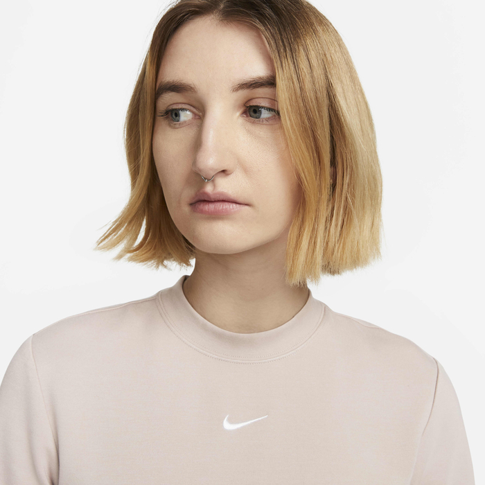 سبورتسوير ايسنشال فستان ميدي للنساء image number 2 سبورتسوير ايسنشال فستان ميدي للنساء image number 2