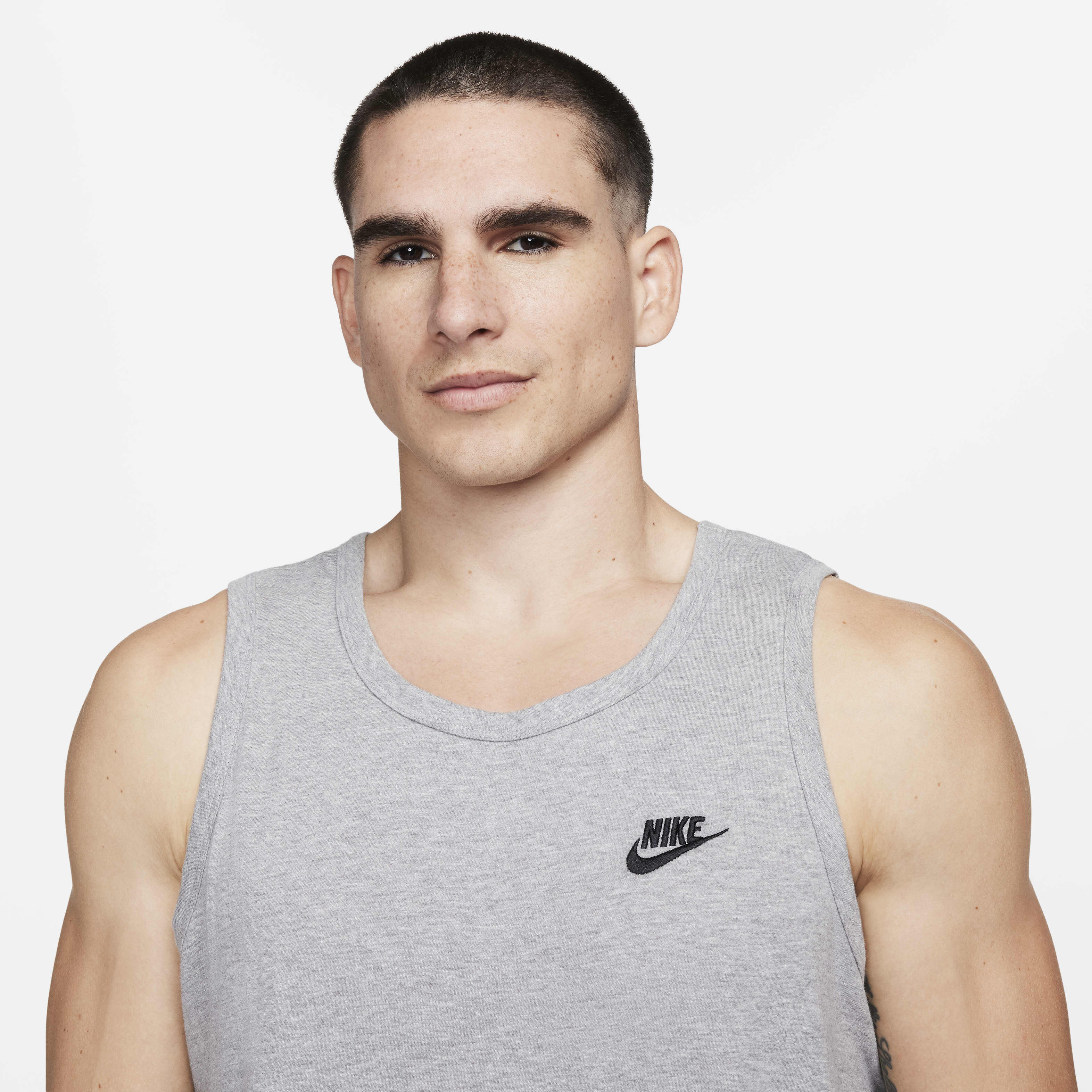 Nike Sportswear Club image number 2