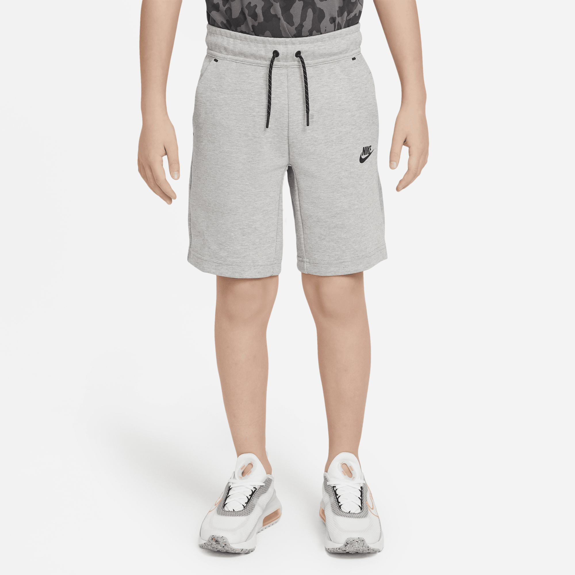 Nike tech deals fleece shorts boys