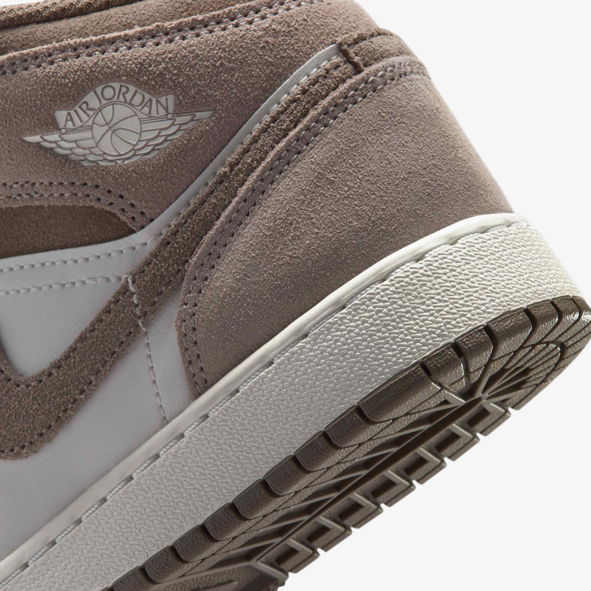 Zoom image