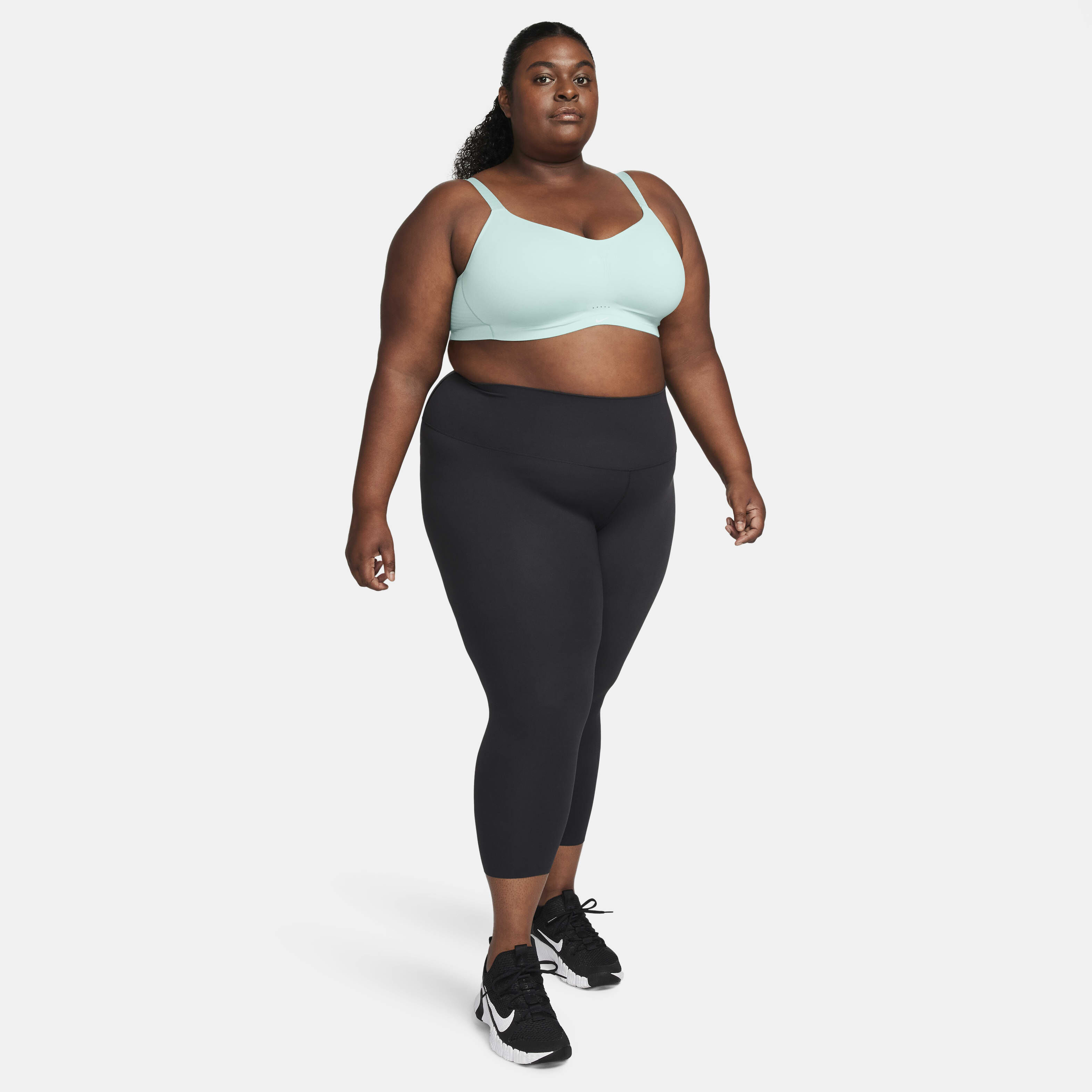 نايكي اليت مينيماليست image number 16