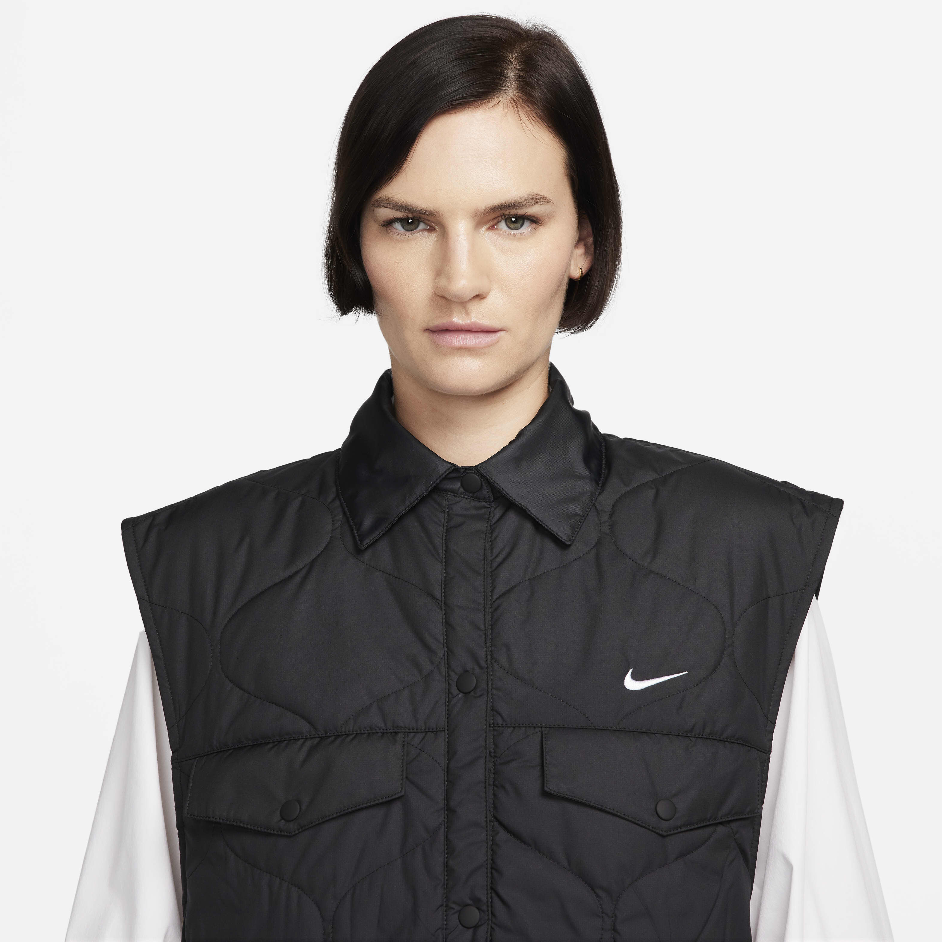 Nike Sportswear Essential image number 2