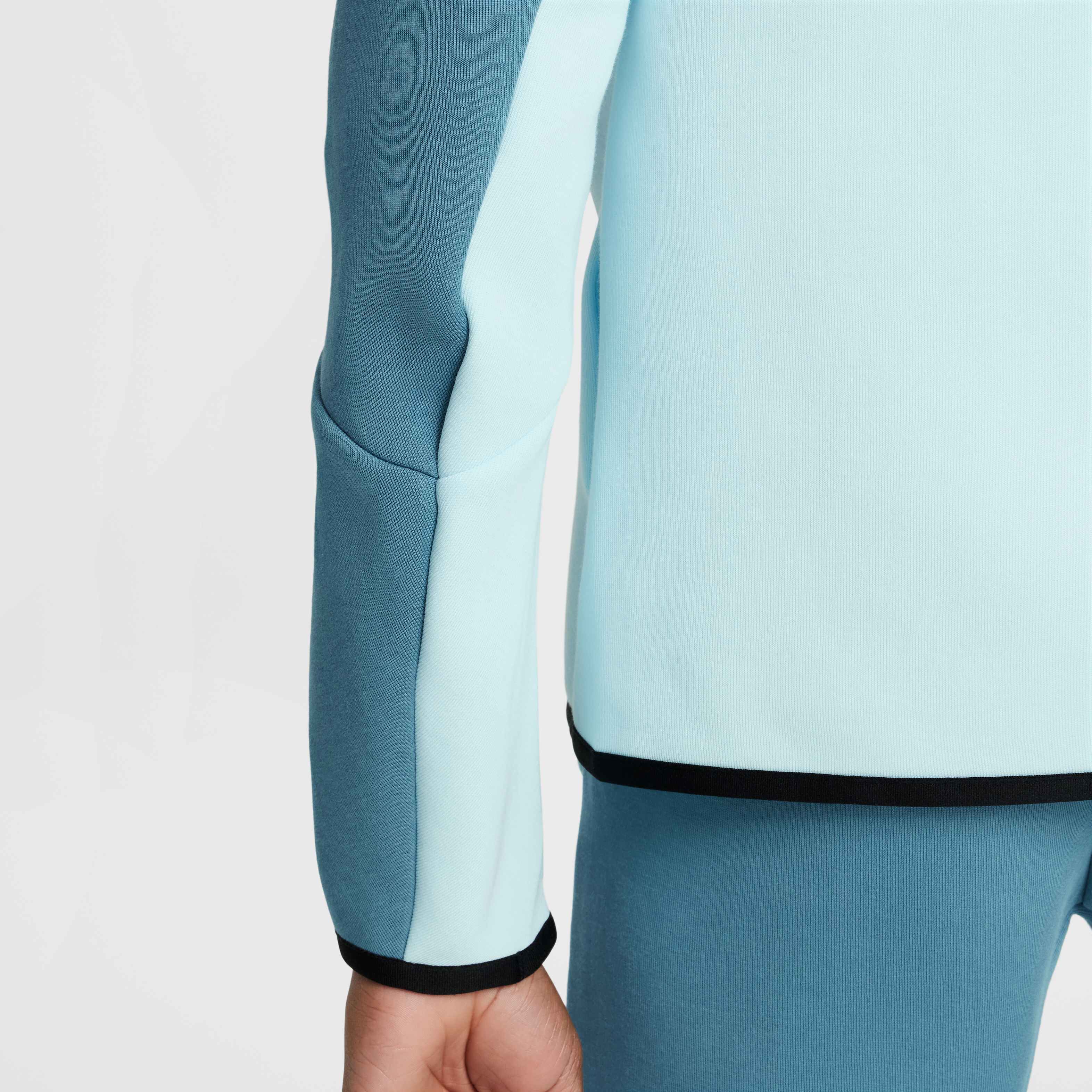 نايكي سبورتسوير تك فليس image number 5