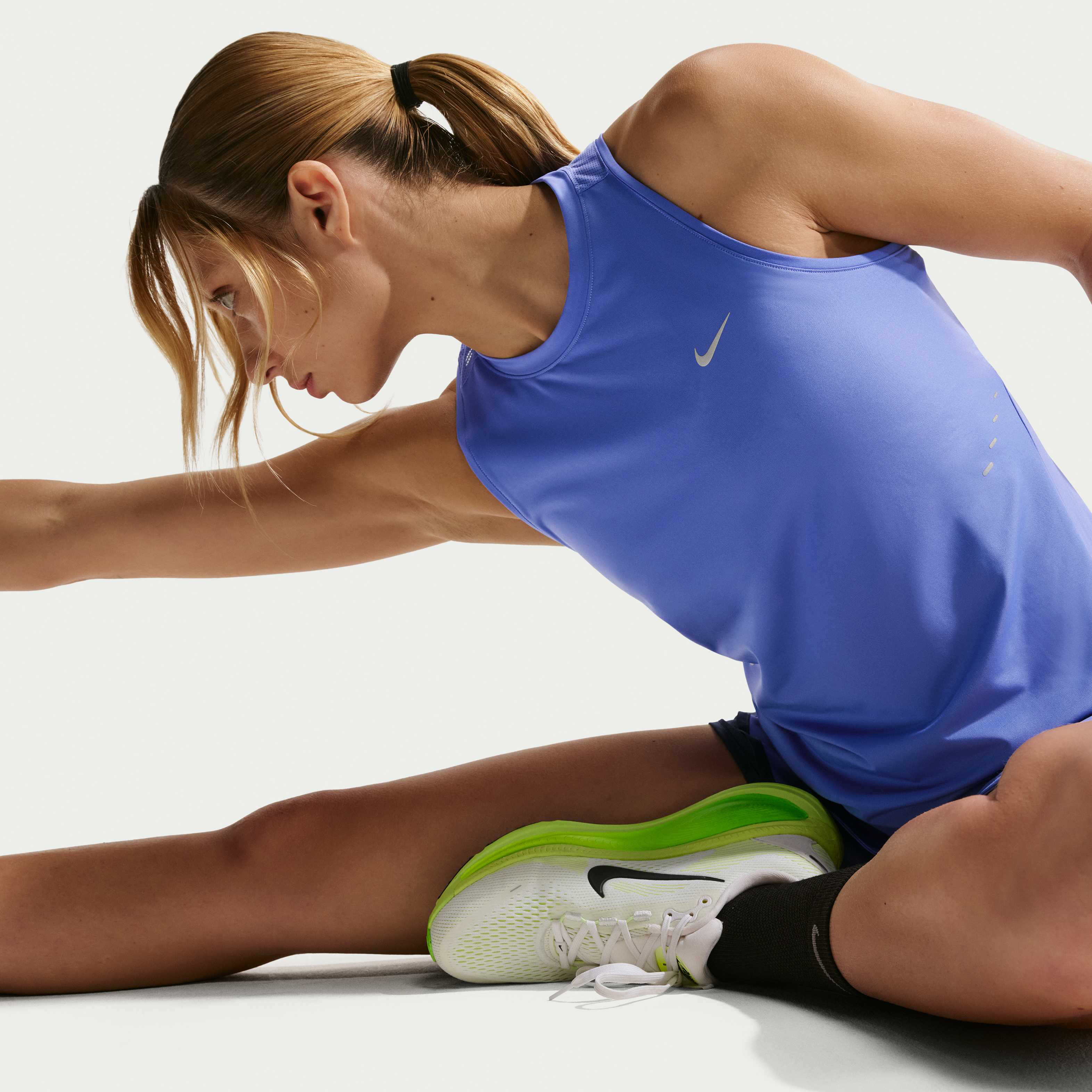 Nike Swift image number 2