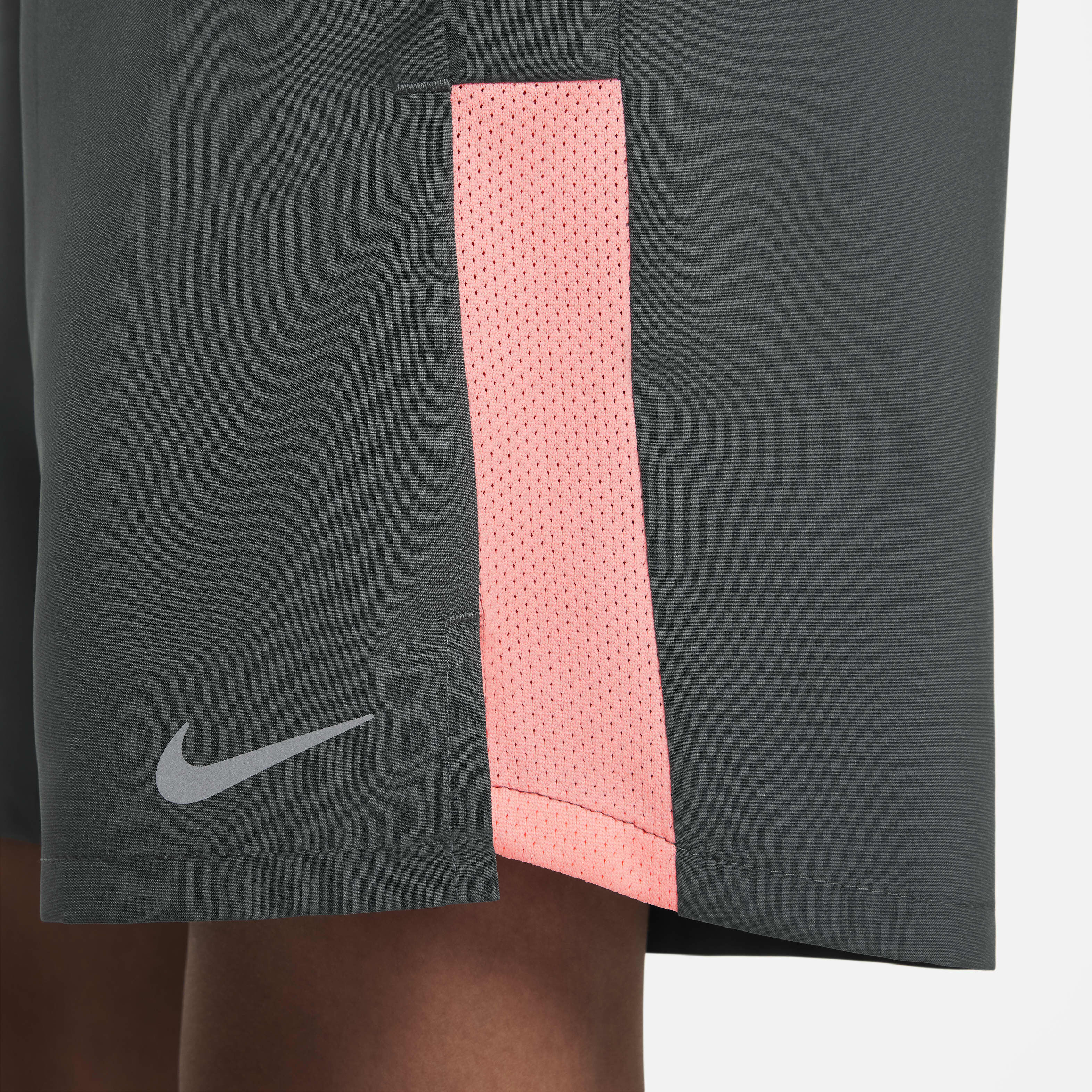 Nike Dri-FIT Challenger image number 5